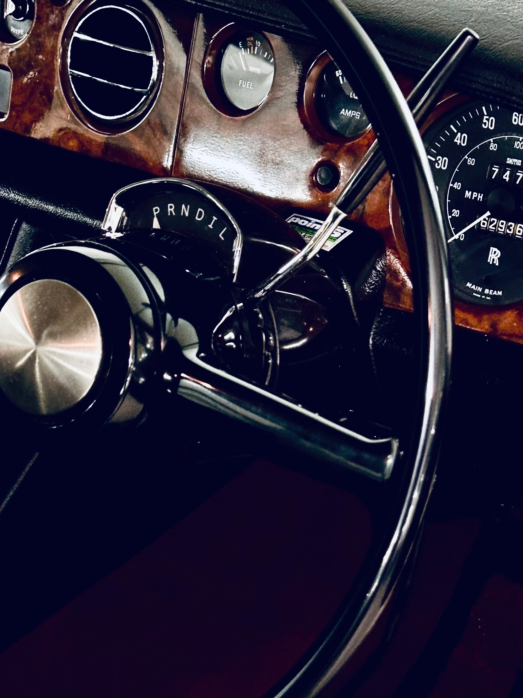 ROLLS-ROYCE Silver Shadow-image-1