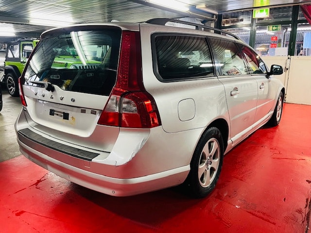 VOLVO V70 2.0D Momentum-image-5
