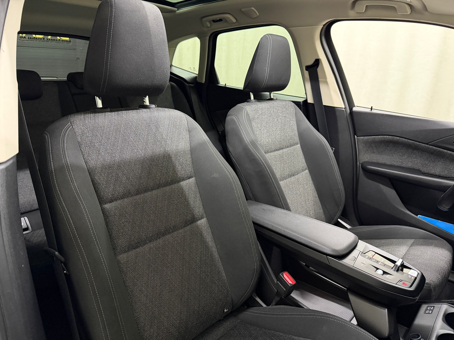 BMW 218d Active Tourer DKG-image-12