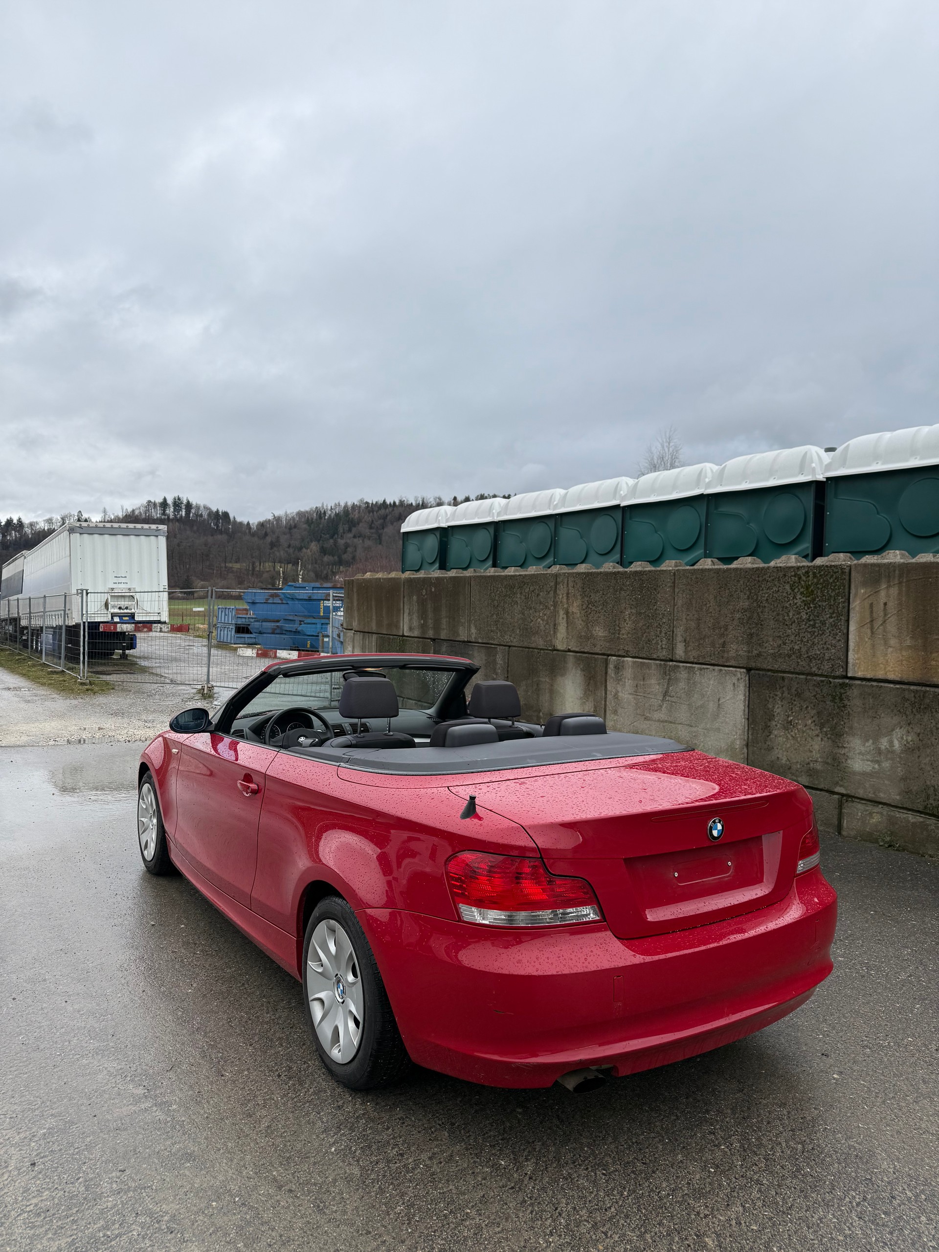BMW 118i Cabrio-image-5