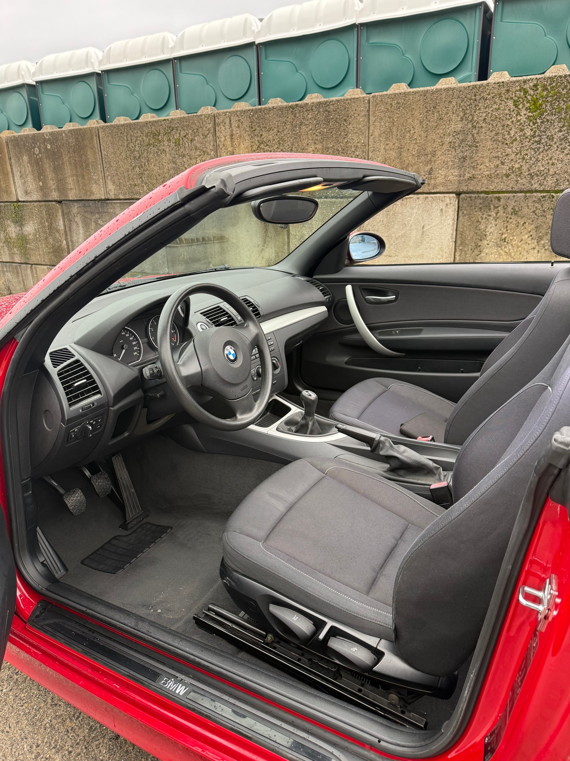 BMW 118i Cabrio-image-6