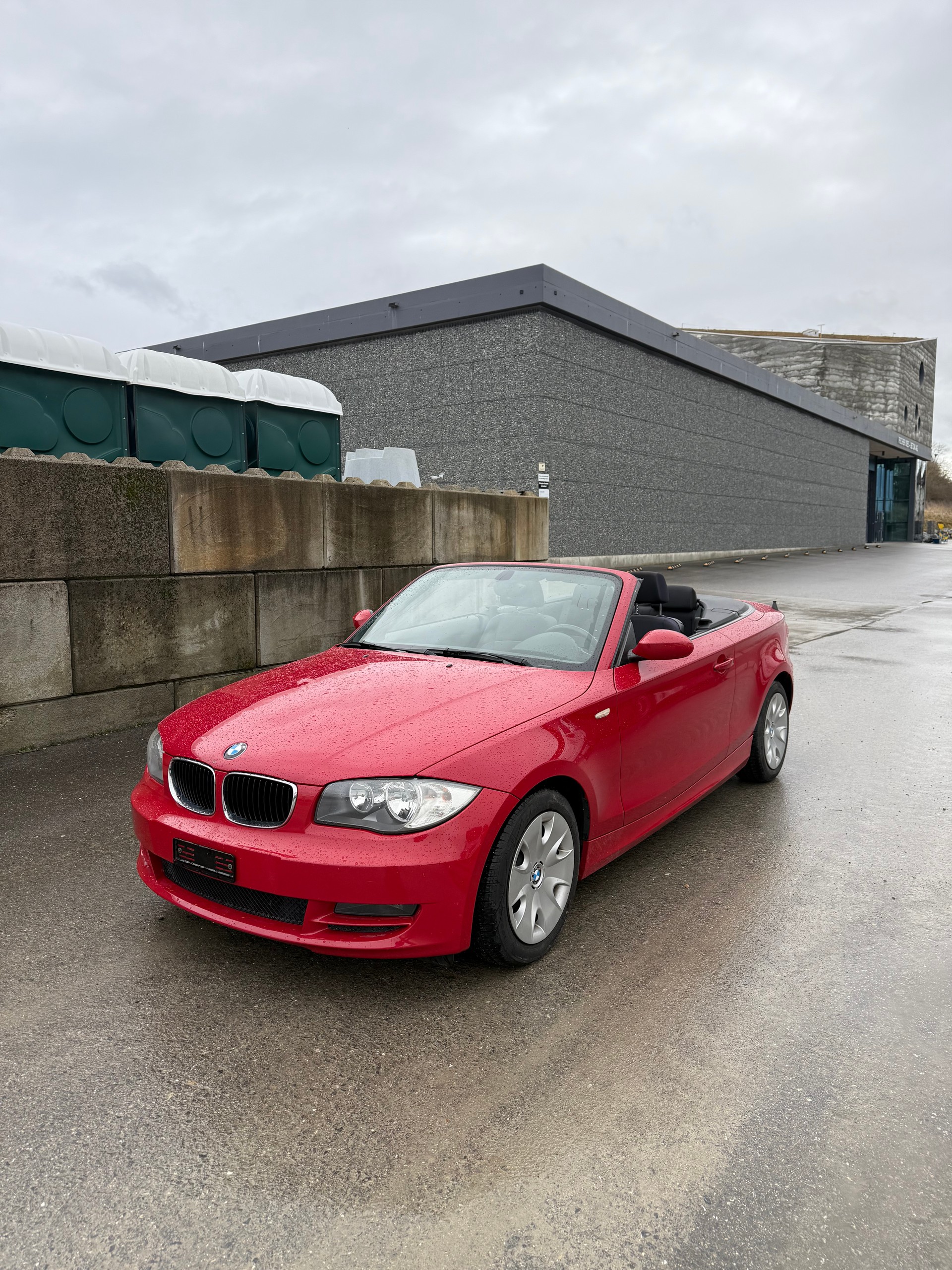 BMW 118i Cabrio-image-1