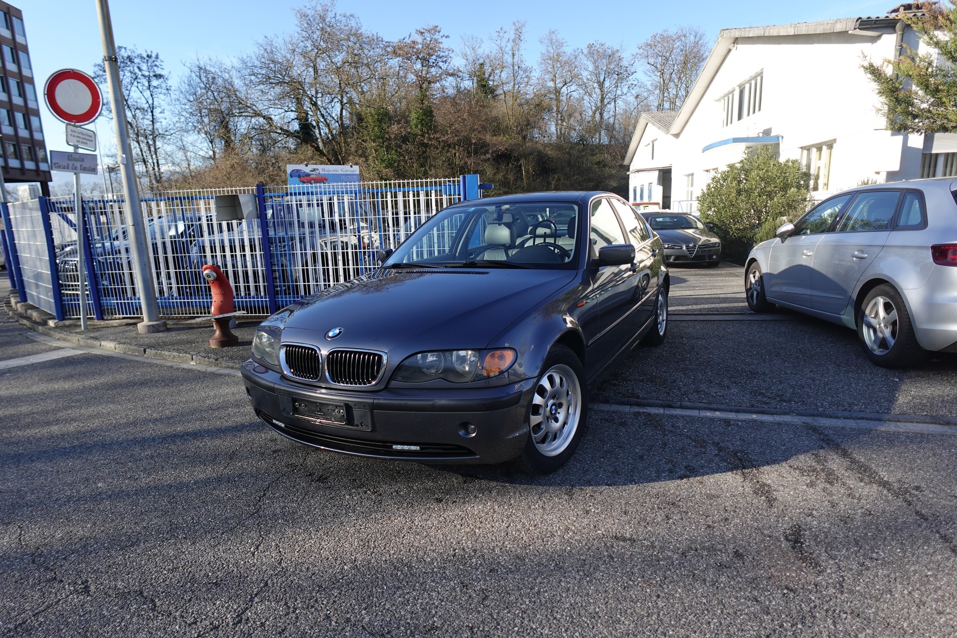 BMW 325xi-image-0