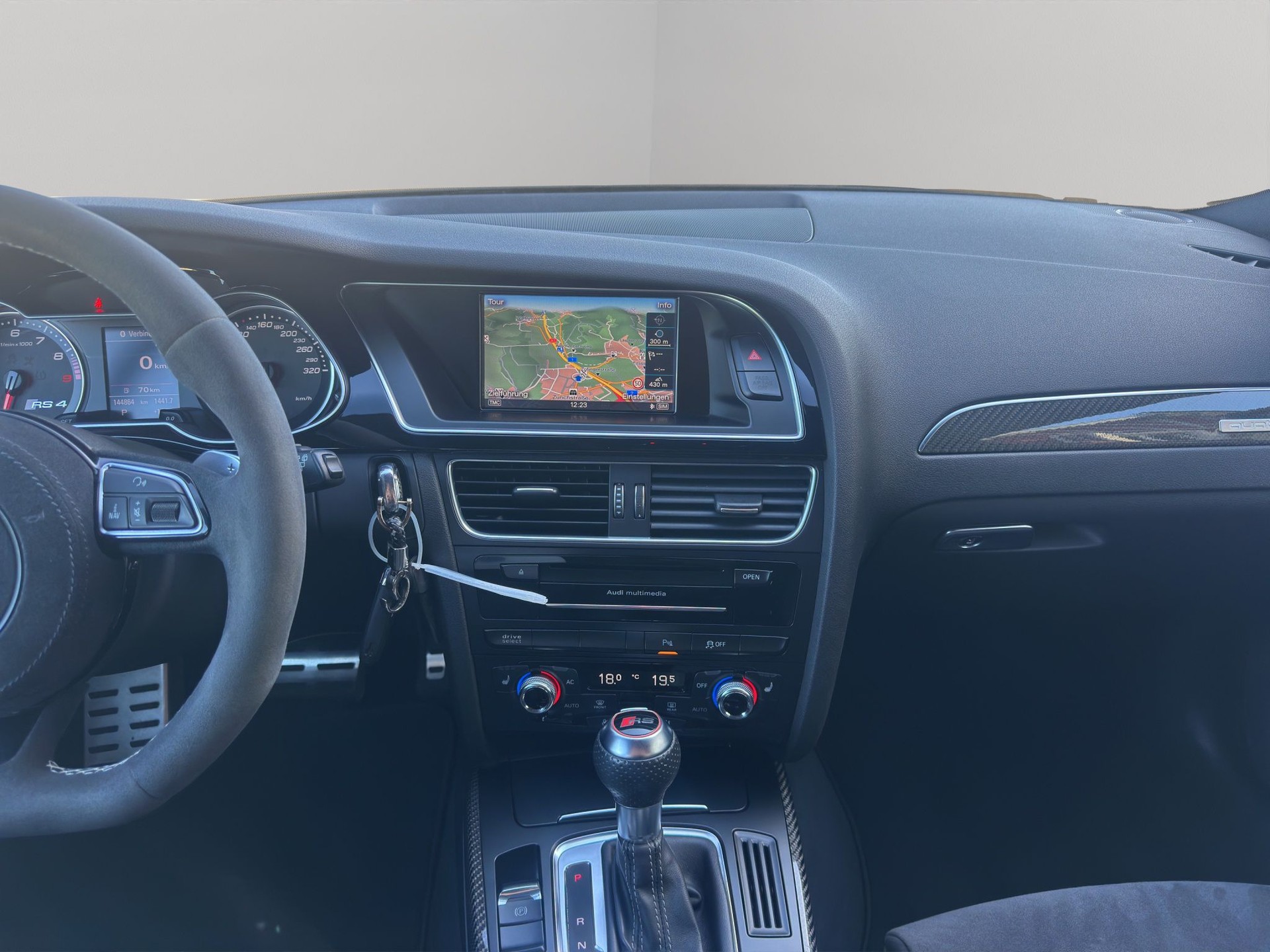 AUDI RS4 Avant 4.2 FSI V8 quattro S-tronic CAPRISTO-image-13