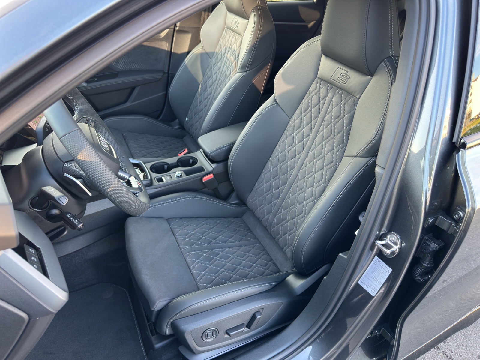 AUDI A3 Sportback TFSI 110 kW S line S tronic-image-11