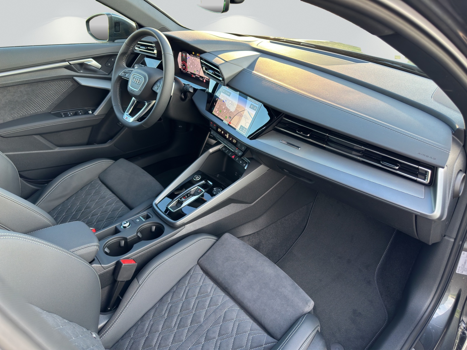 AUDI A3 Sportback TFSI 110 kW S line S tronic-image-7