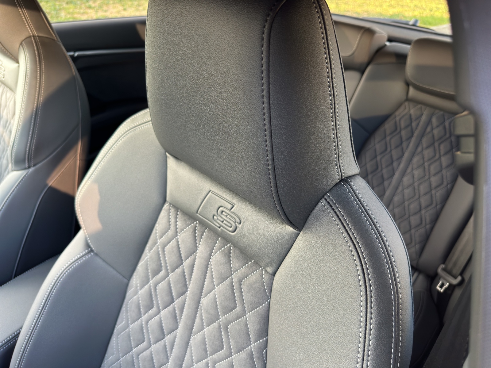 AUDI A3 Sportback TFSI 110 kW S line S tronic-image-12