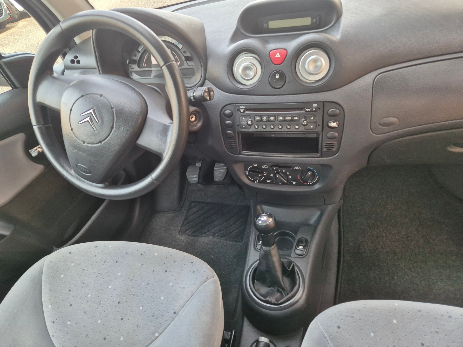 CITROEN C3 1.4i Exclusive-image-10