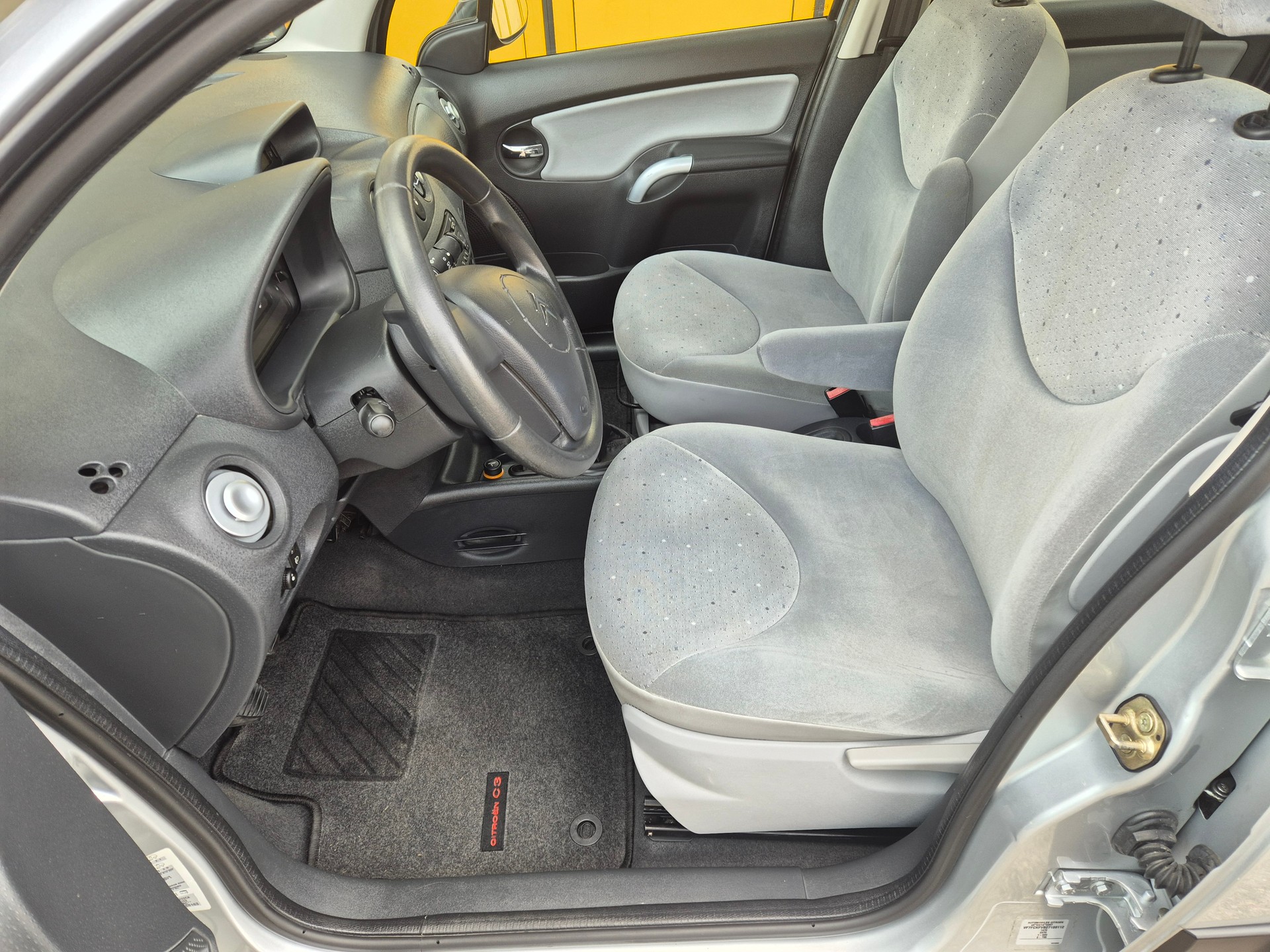 CITROEN C3 1.4i Exclusive-image-9