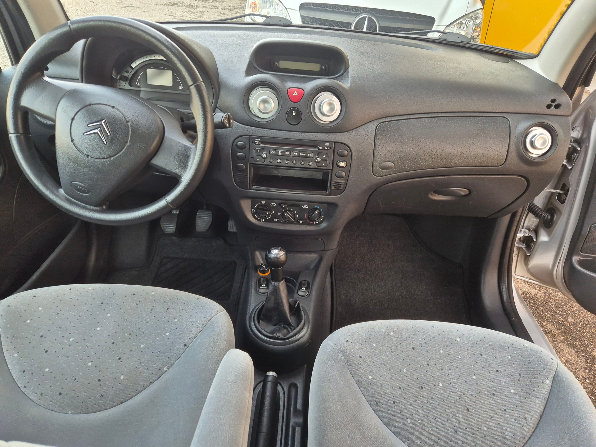 CITROEN C3 1.4i Exclusive-image-14