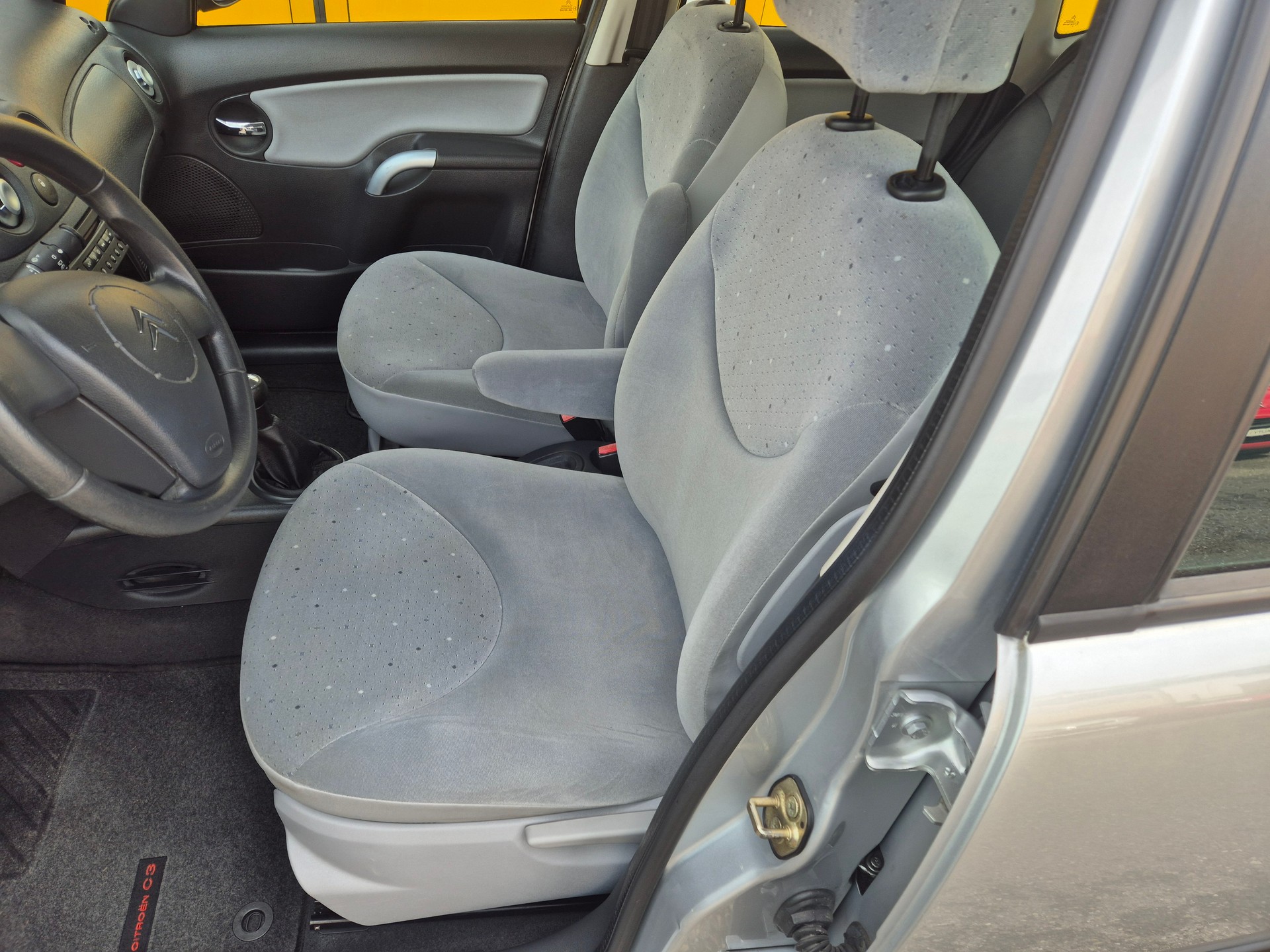 CITROEN C3 1.4i Exclusive-image-19