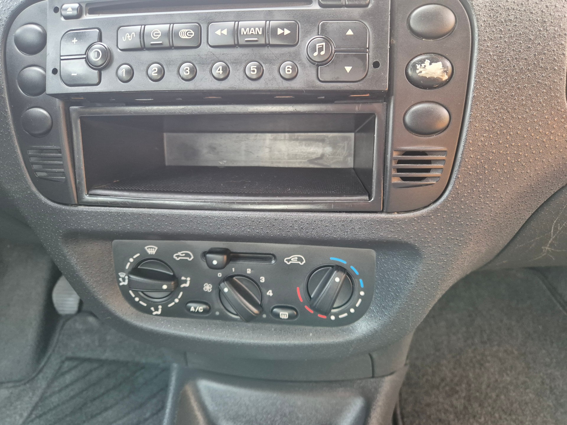 CITROEN C3 1.4i Exclusive-image-13