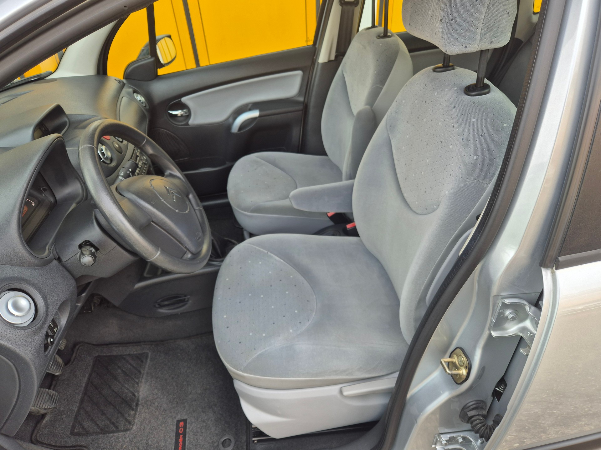 CITROEN C3 1.4i Exclusive-image-17