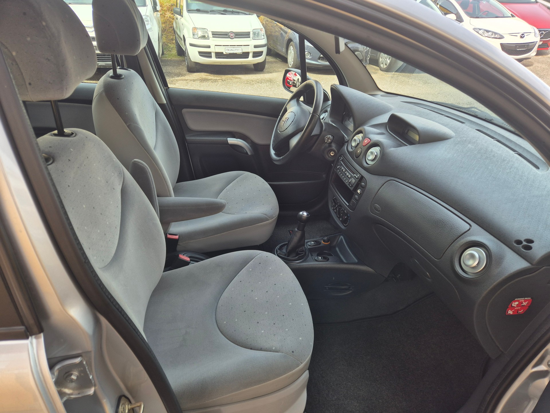 CITROEN C3 1.4i Exclusive-image-11