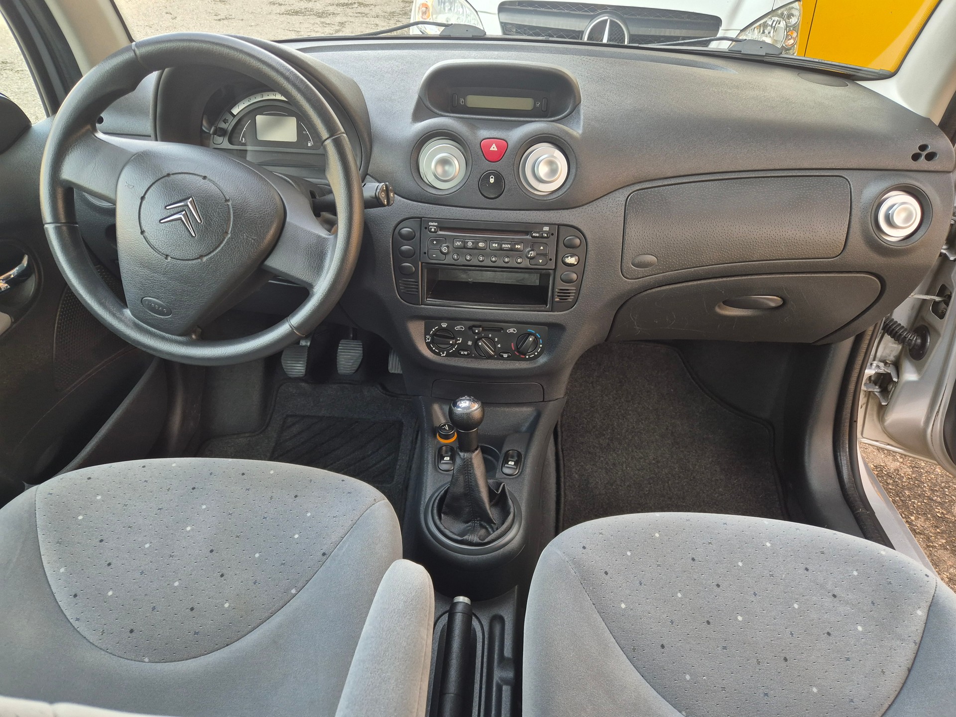 CITROEN C3 1.4i Exclusive-image-16