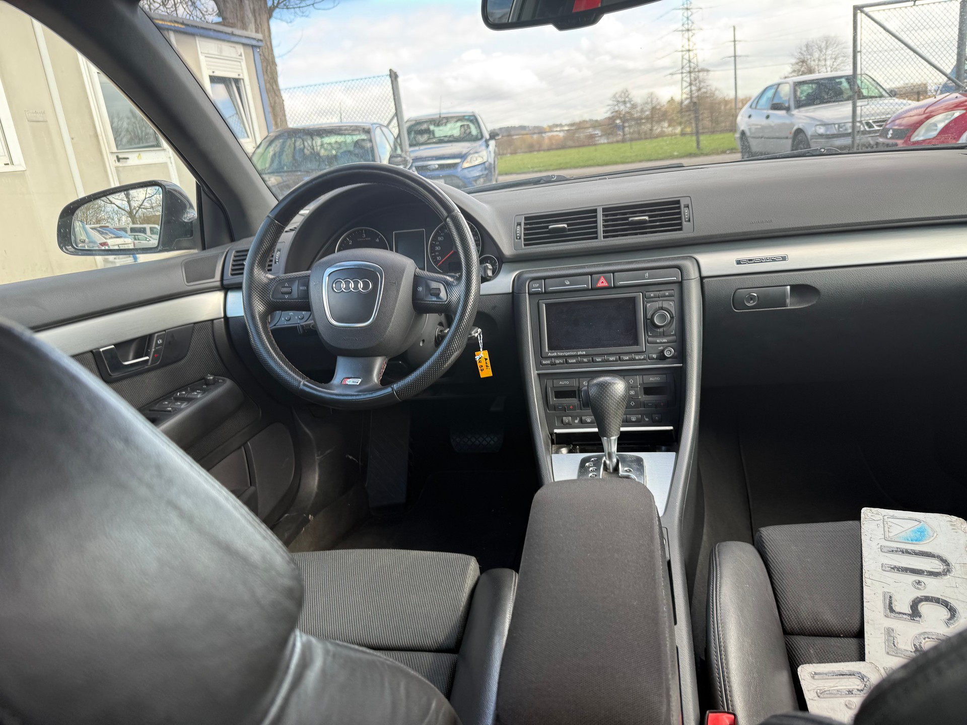 AUDI A4 Avant 3.0 V6 TDI quattro-image-9