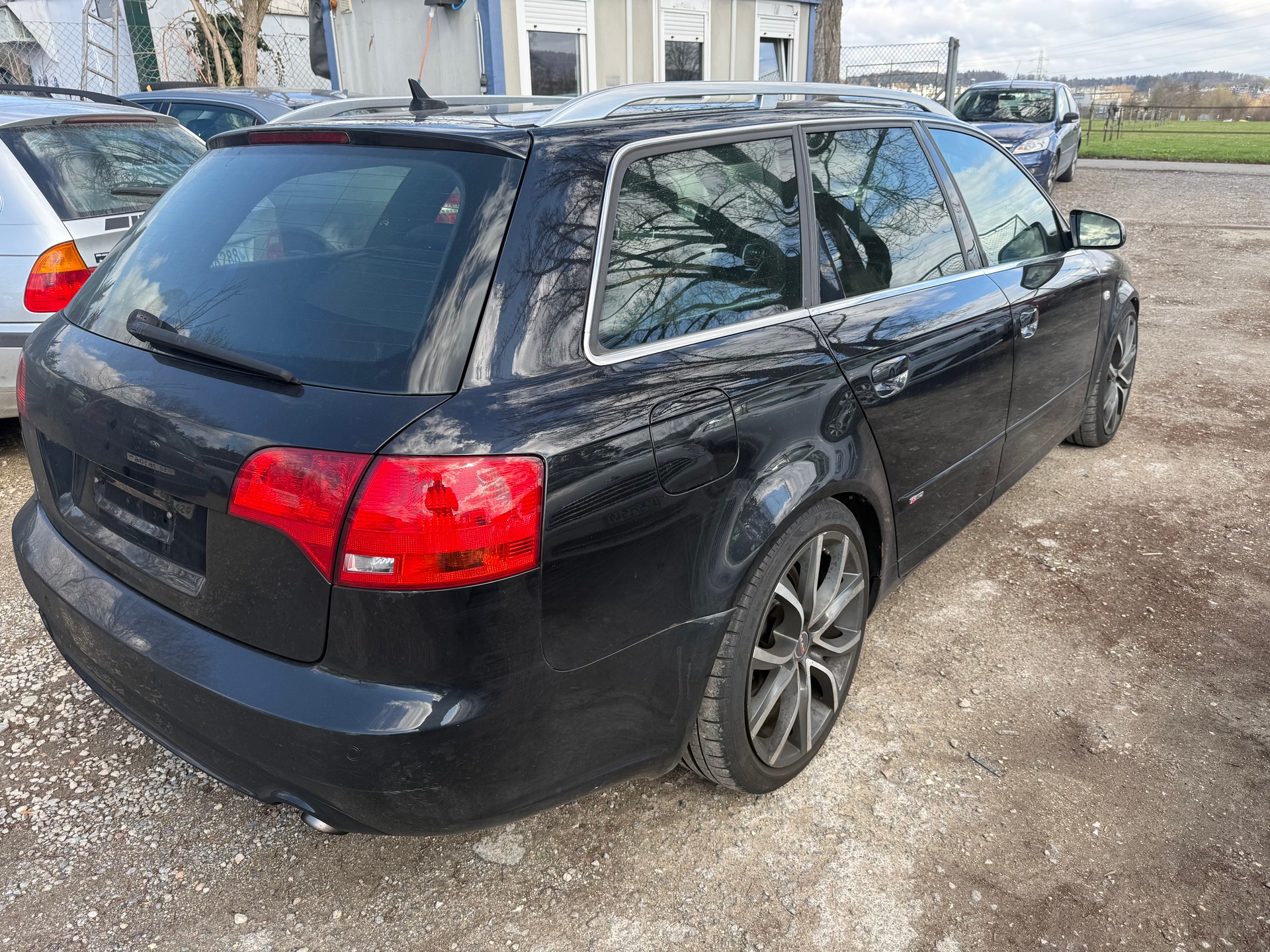 AUDI A4 Avant 3.0 V6 TDI quattro-image-5