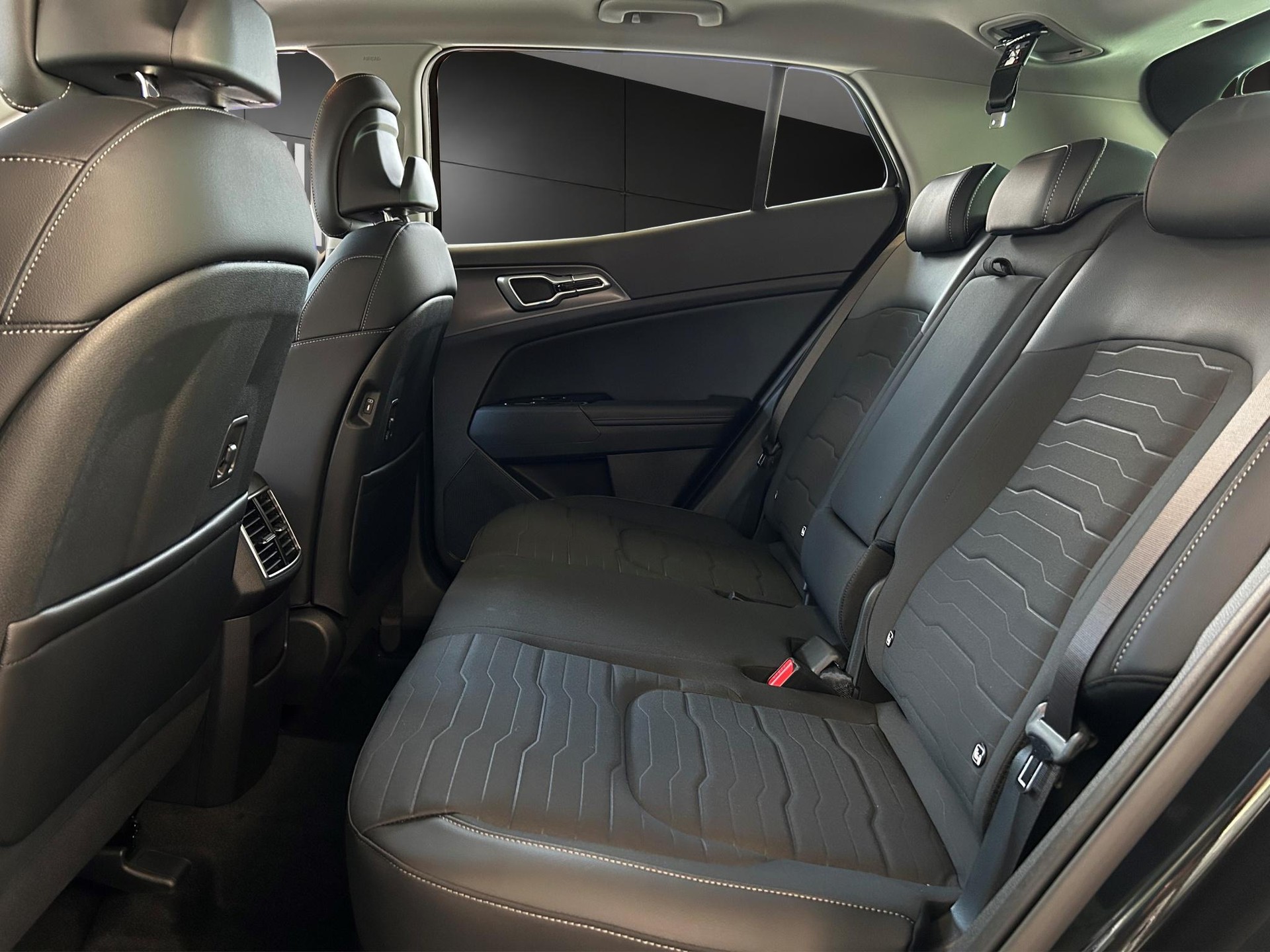 KIA Sportage 1.6 T-GDi Hybrid Style-image-9