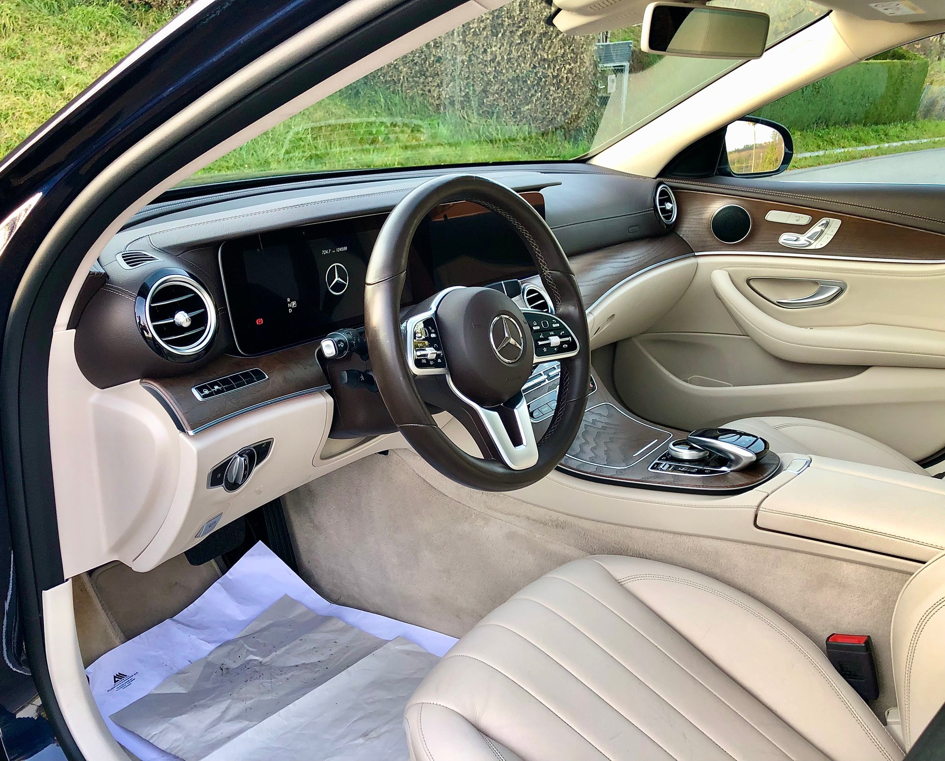 MERCEDES-BENZ E 400 d 4Matic 9G-Tronic-image-5