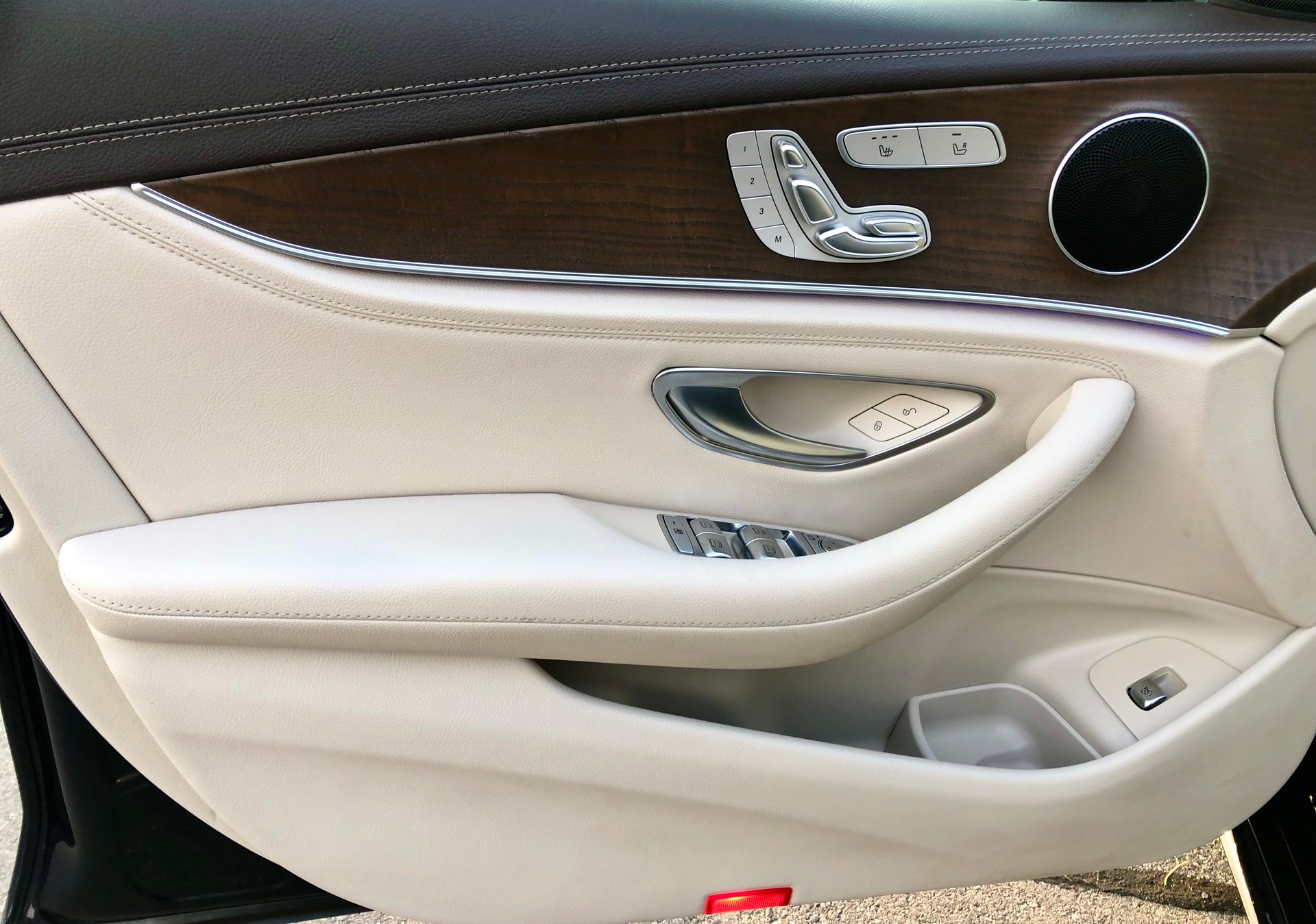 MERCEDES-BENZ E 400 d 4Matic 9G-Tronic-image-10