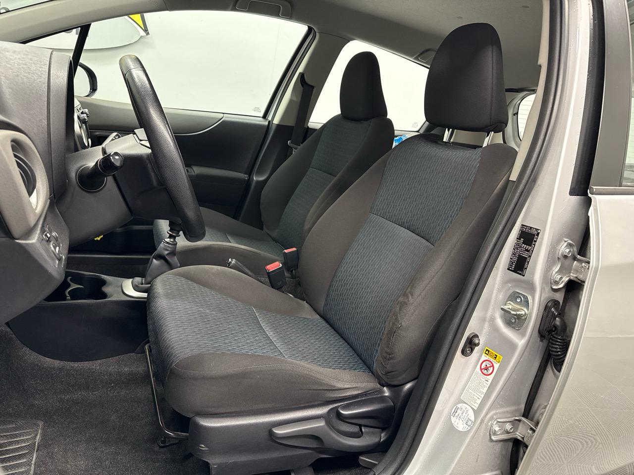TOYOTA Yaris 1.33 Luna-image-3