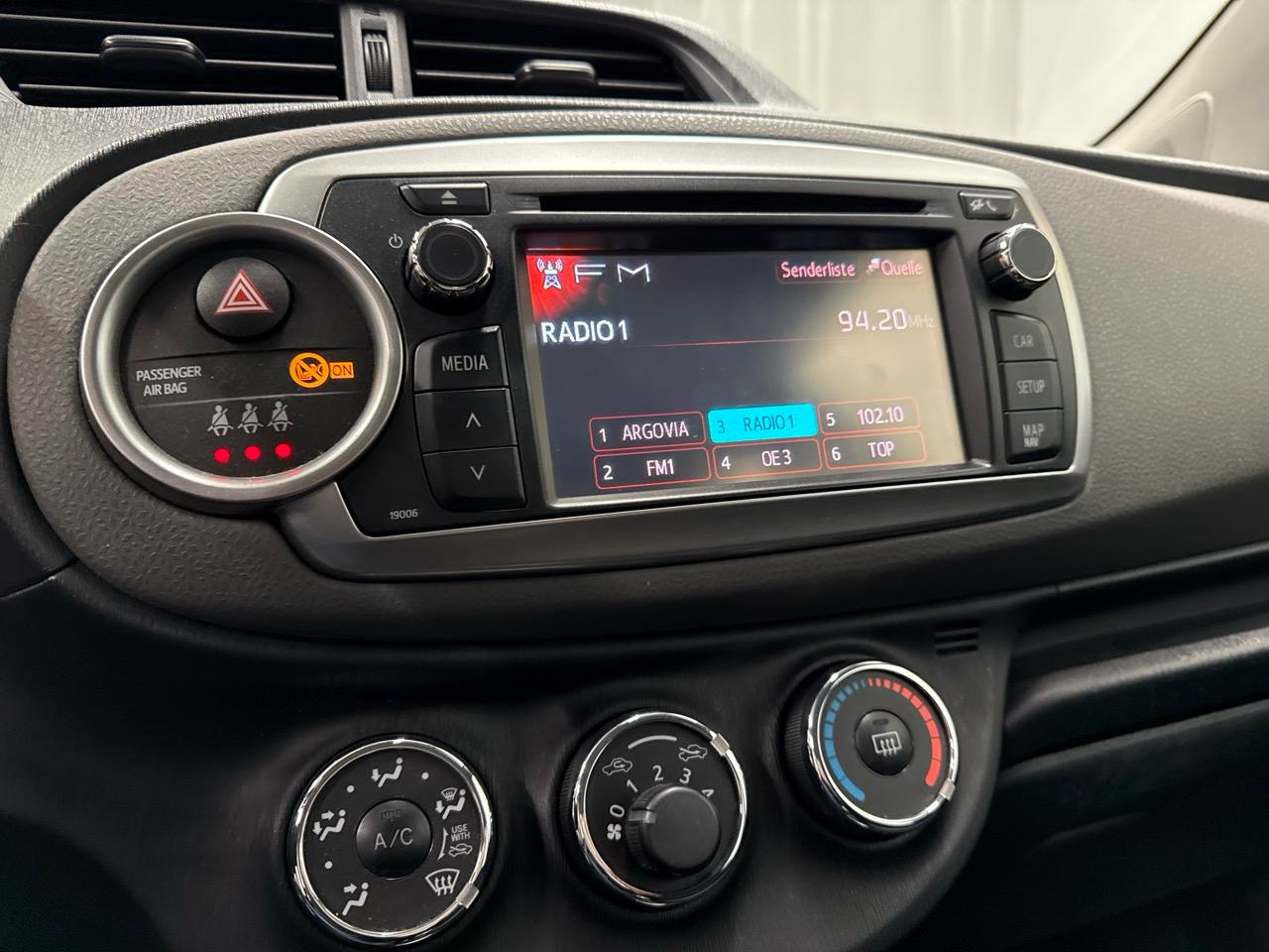 TOYOTA Yaris 1.33 Luna-image-6