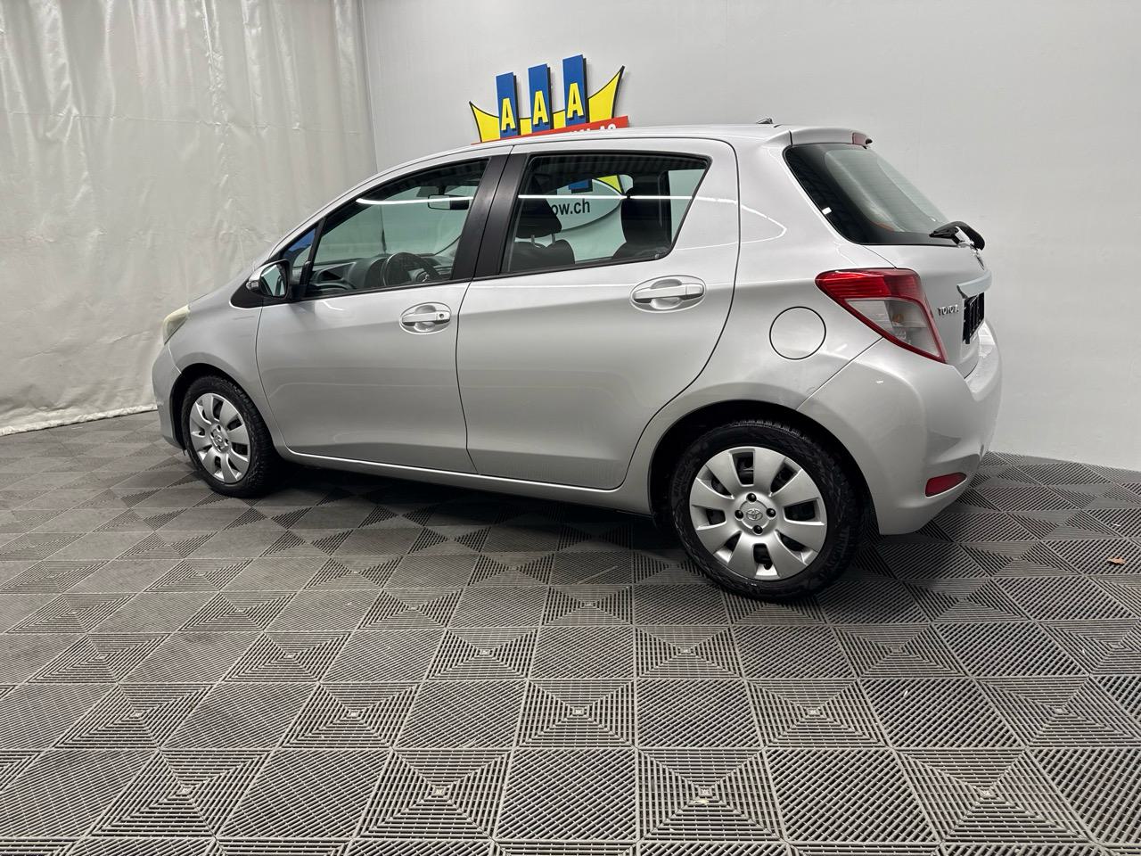 TOYOTA Yaris 1.33 Luna-image-1