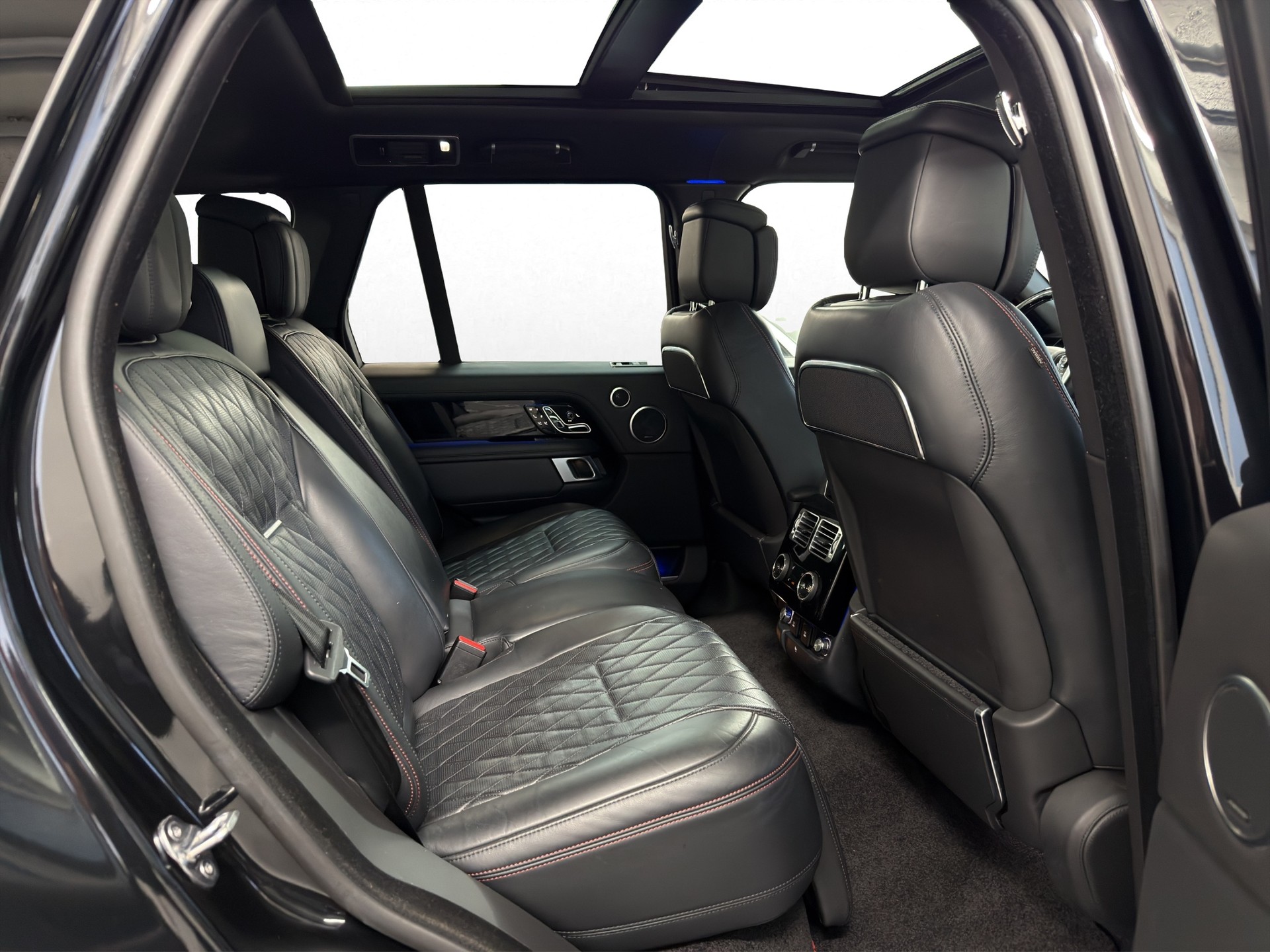 LAND ROVER Range Rover 5.0 V8 S/C SV AB Dynamic Automatic-image-25