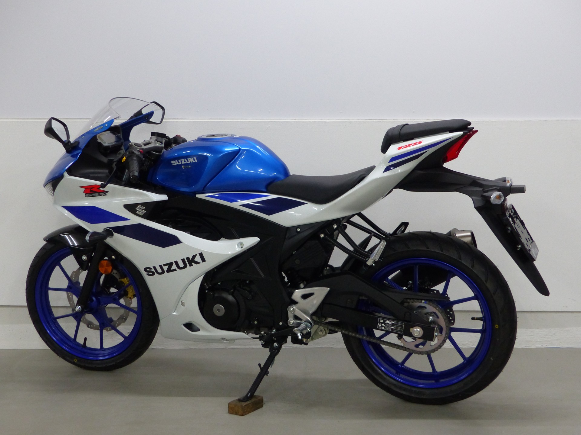 SUZUKI GSX-R 125 ABS-showroom-element-3