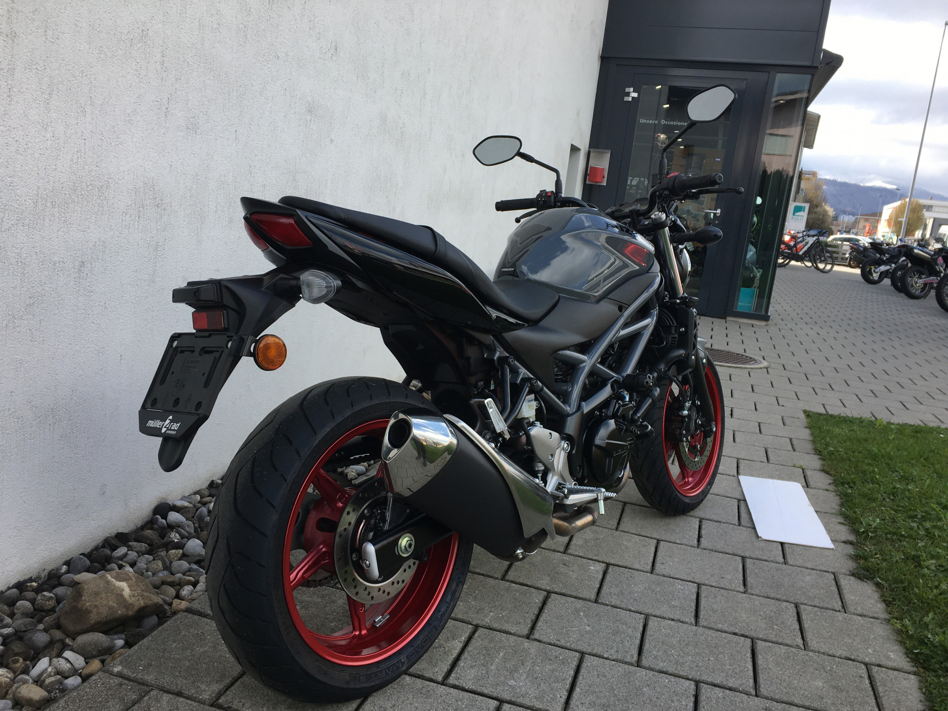 SUZUKI SV 650 U-showroom-element-2