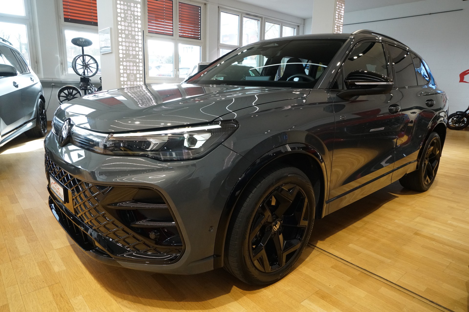 VW Tiguan 2.0 TDI SCR R-Line 4Motion DSG-image-0
