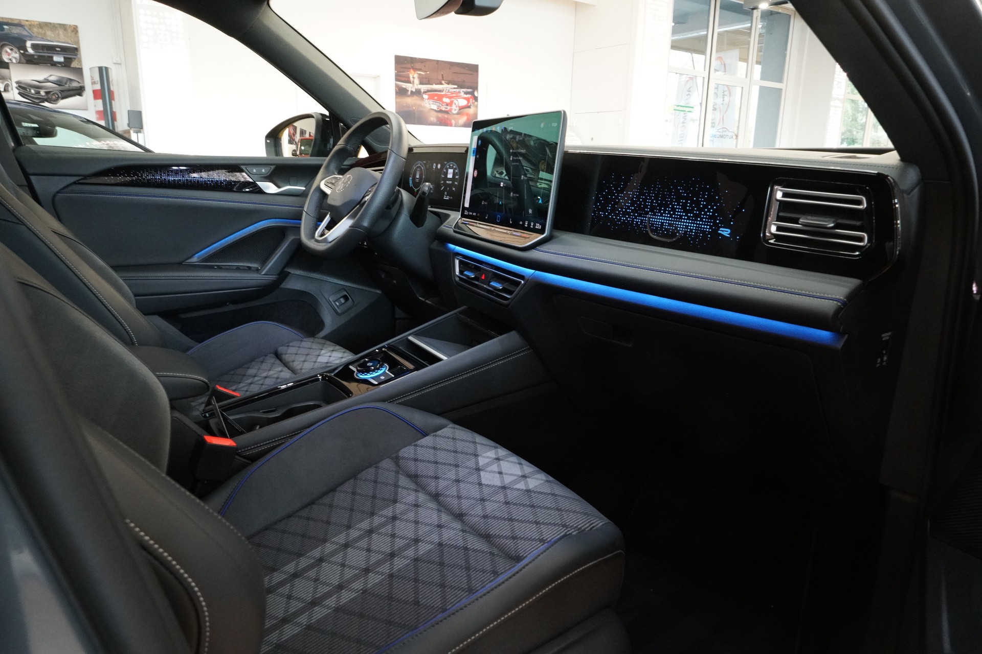 VW Tiguan 2.0 TDI SCR R-Line 4Motion DSG-image-22