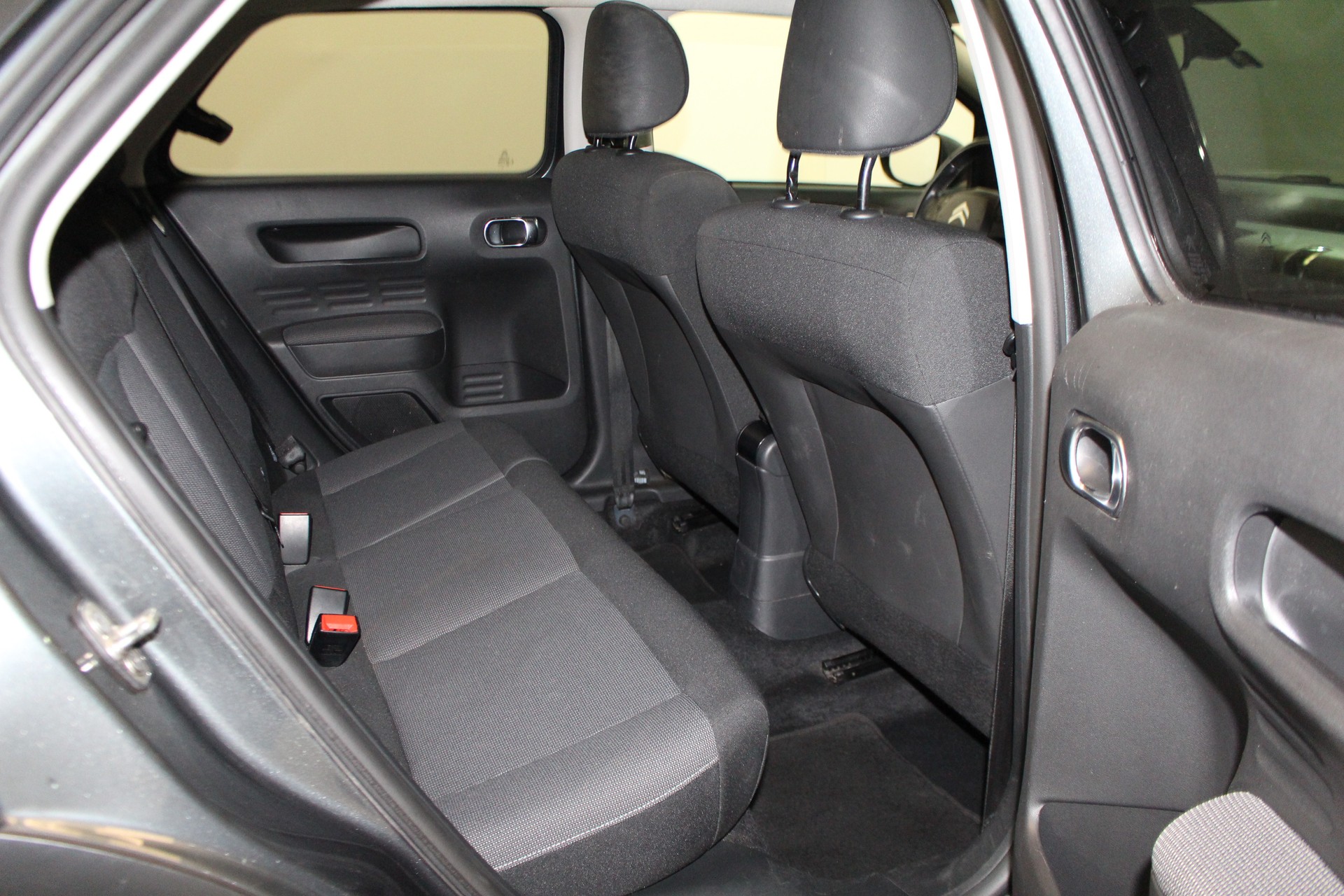 CITROEN C4 Cactus 1.2 PureTech Shine-image-9
