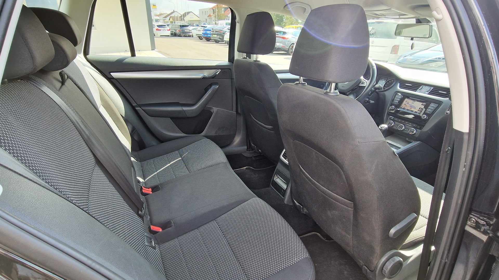 SKODA Combi TDI 1.6-110 GL 6G-image-13