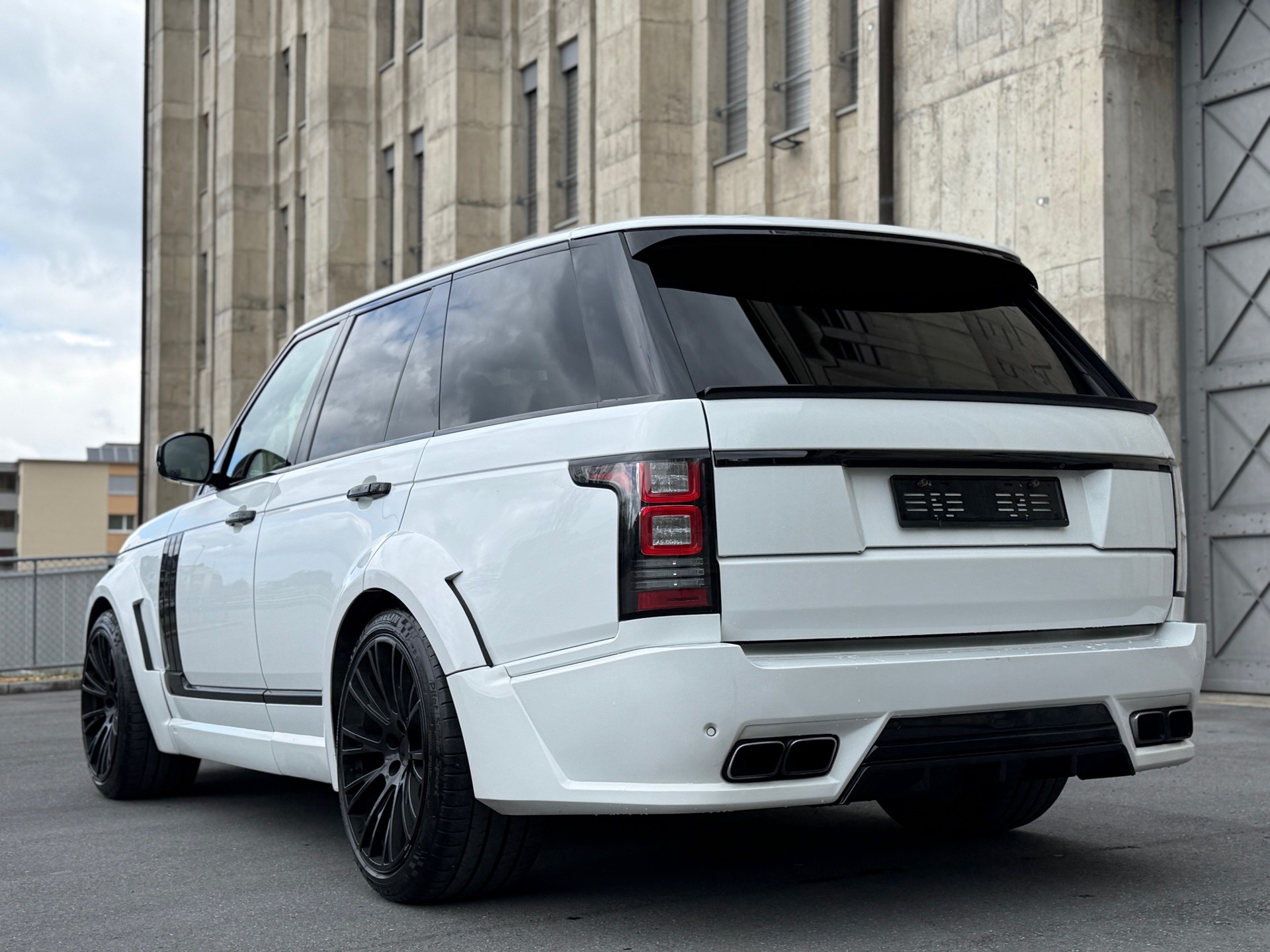 LAND ROVER Range Rover 5.0 V8 SC Vogue Automatic-image-2