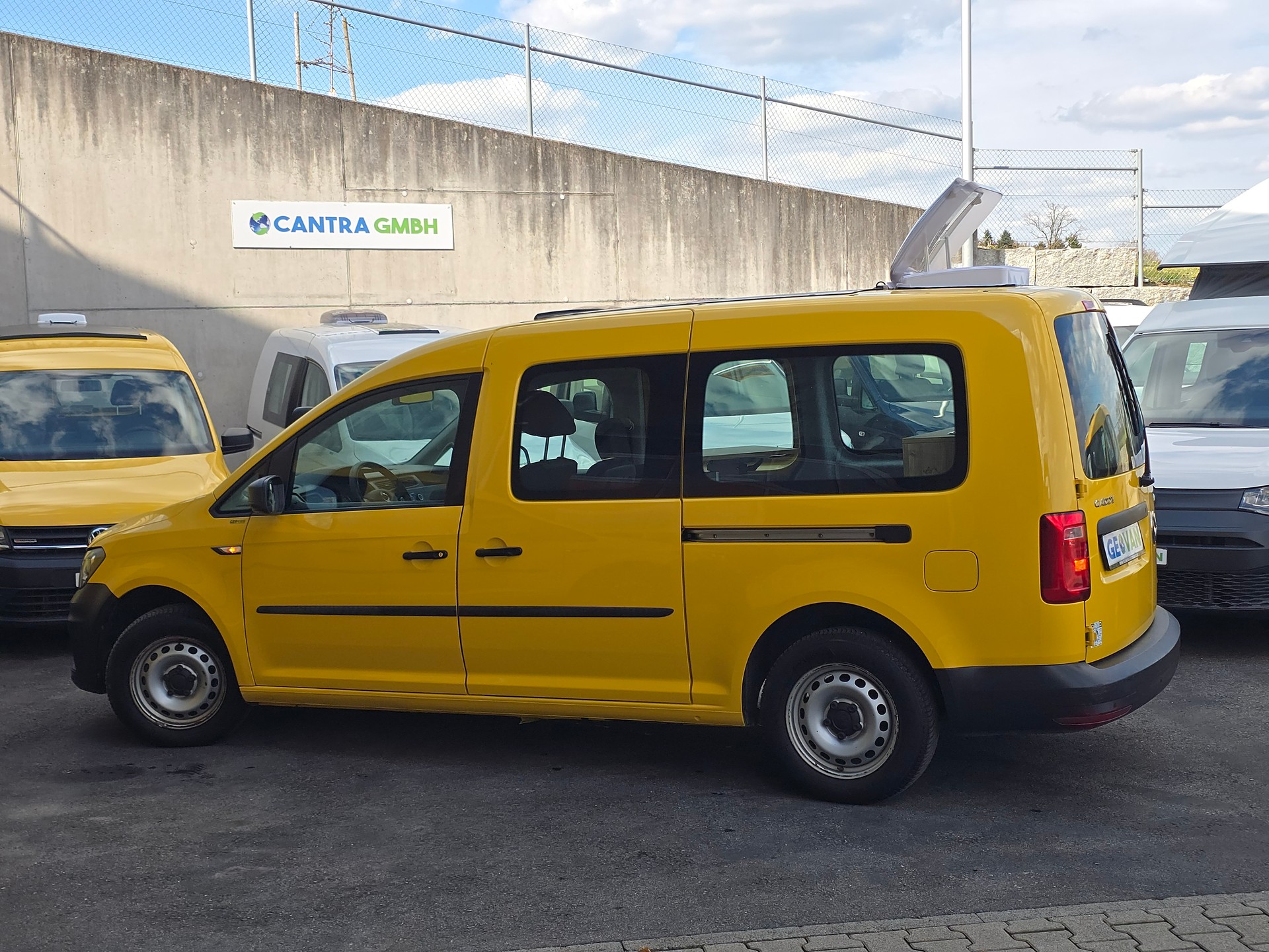VW GEOVAN L - 102PS Bezin - Klima - PDC hinten - DAB+ - 2 x Schiebetür - grosses Fensterpaket-image-4