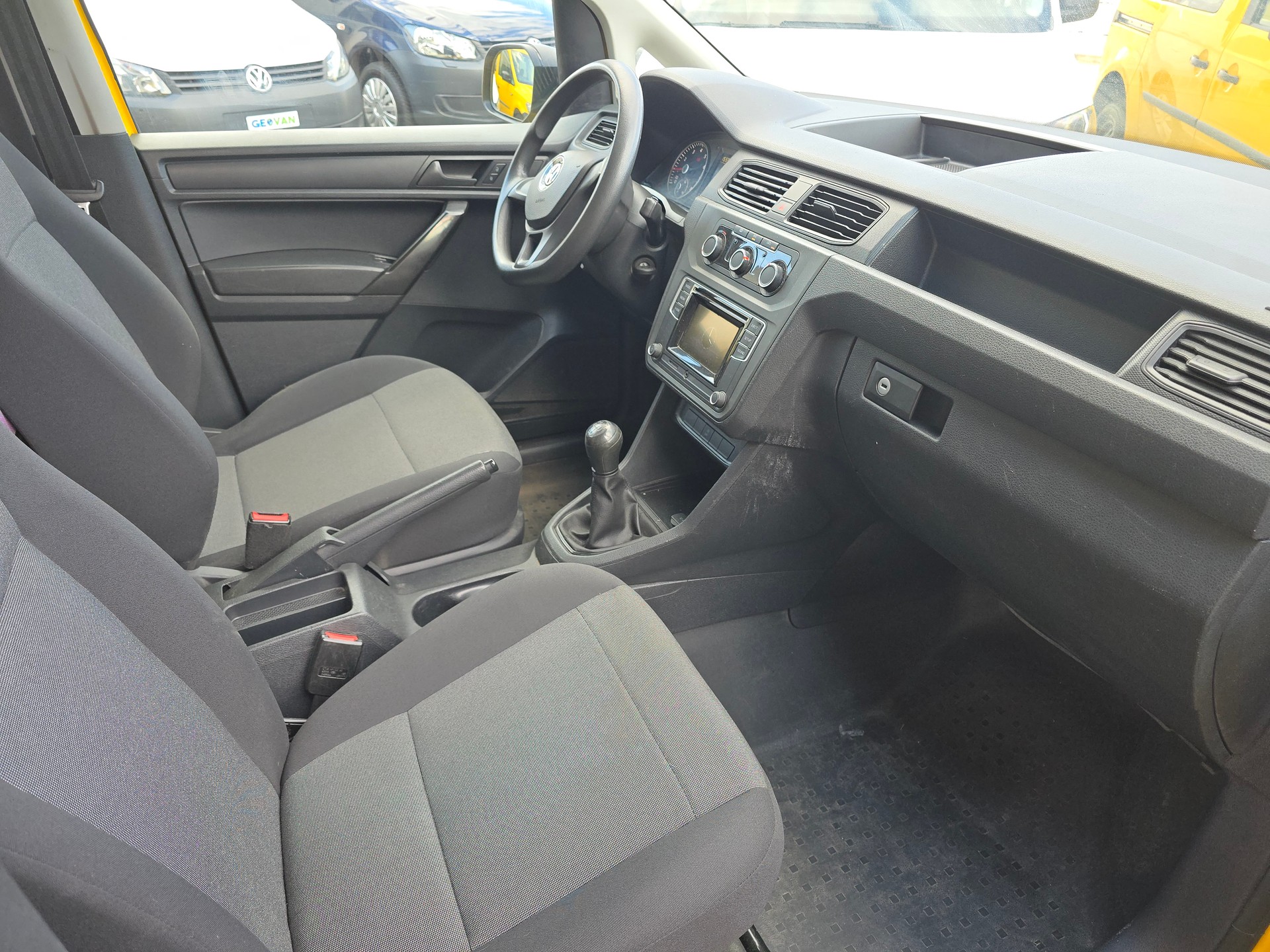 VW GEOVAN L - 102PS Bezin - Klima - PDC hinten - DAB+ - 2 x Schiebetür - grosses Fensterpaket-image-8