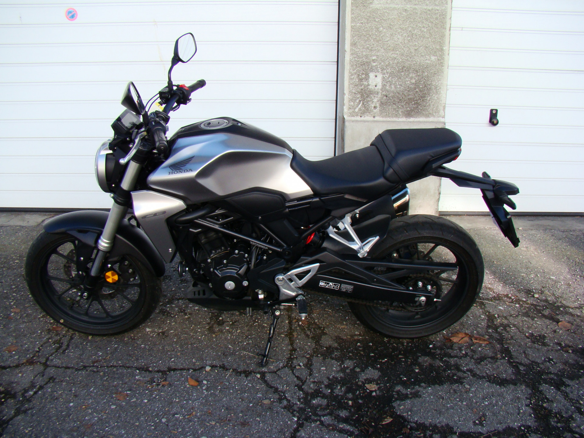 HONDA CB 300 R