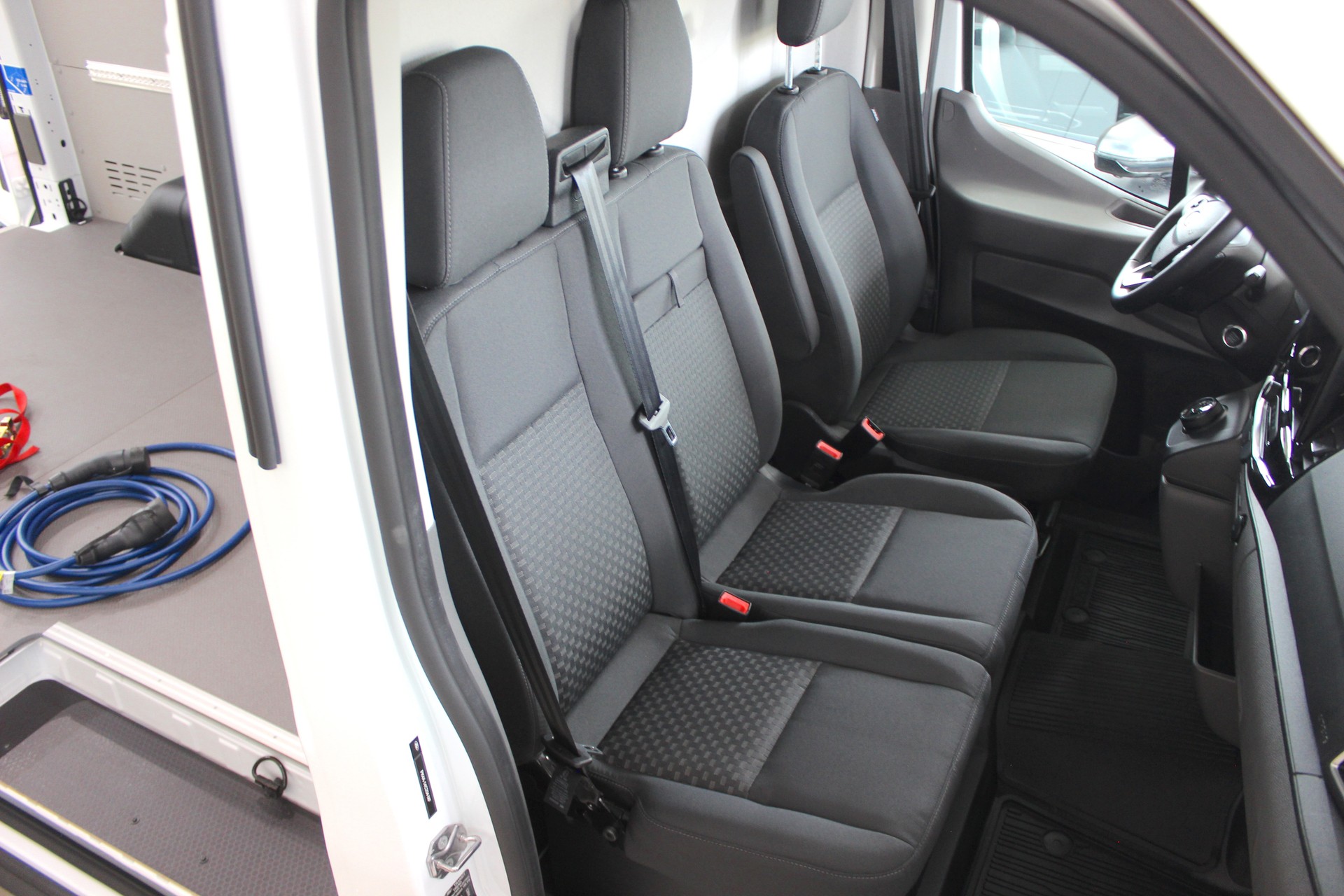 FORD E-Transit Van 350 L2 H2 Trend RWD 68kWh 💥 TOP Ausstattung 💥 Lieferung möglich-image-17