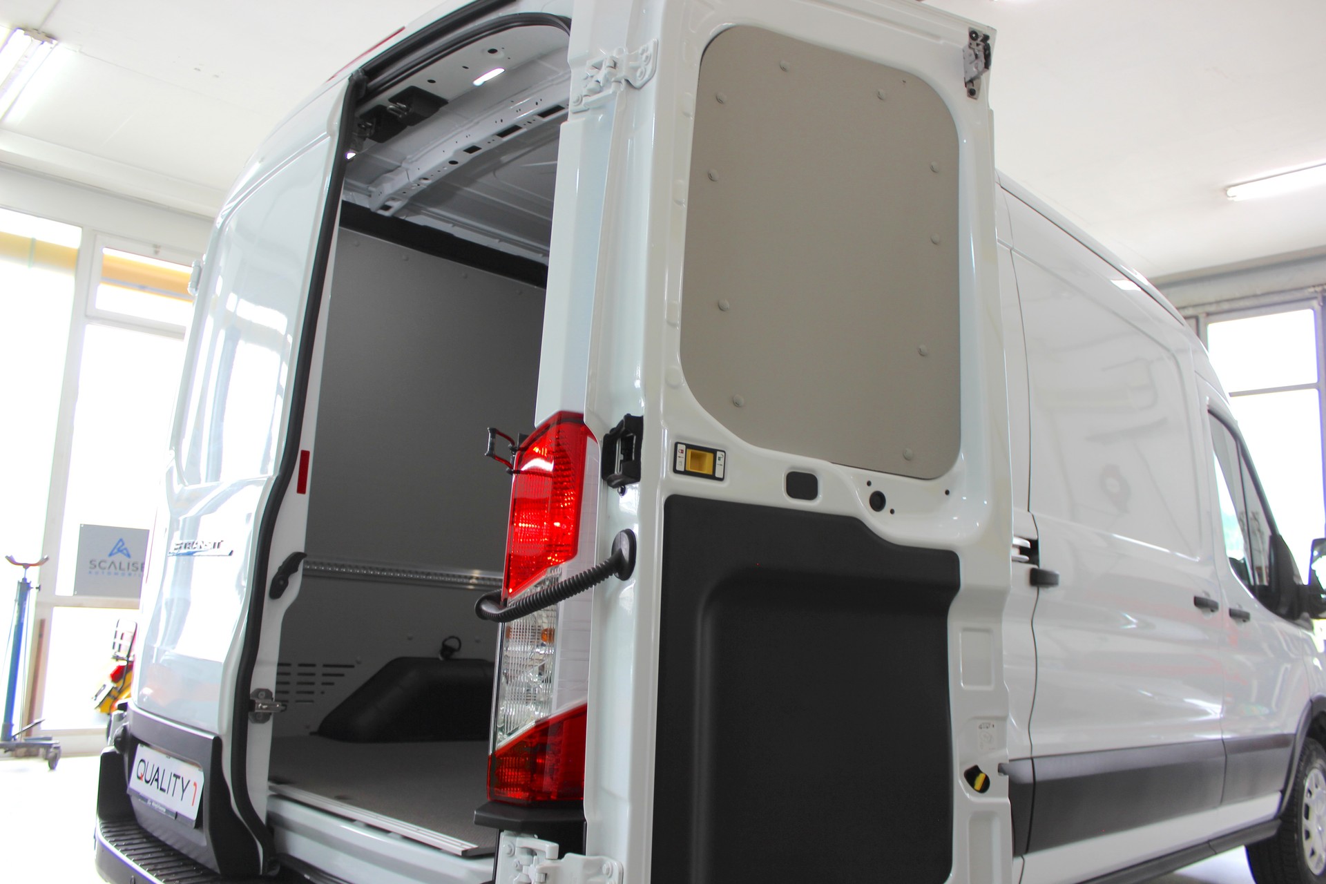 FORD E-Transit Van 350 L2 H2 Trend RWD 68kWh 💥 TOP Ausstattung 💥 Lieferung möglich-image-5