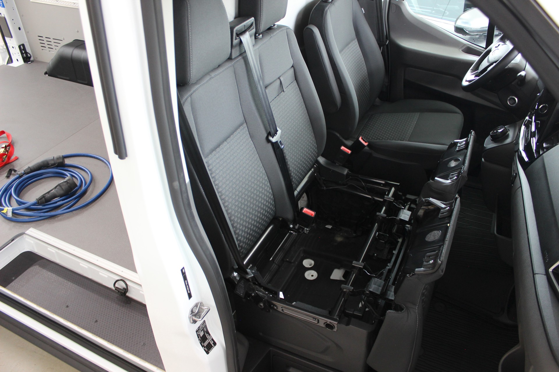 FORD E-Transit Van 350 L2 H2 Trend RWD 68kWh 💥 TOP Ausstattung 💥 Lieferung möglich-image-18