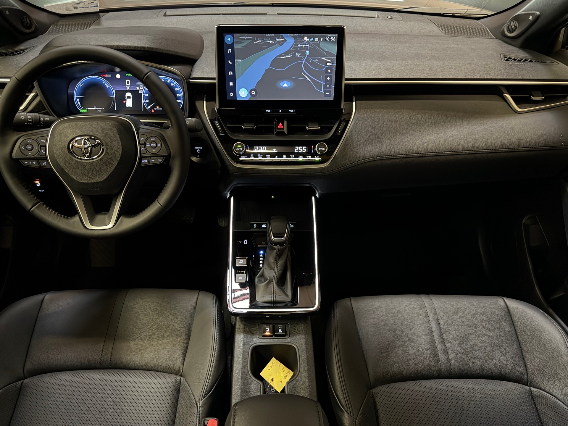 TOYOTA Corolla Cross 2.0 Premium e-CVT AWD-image-17