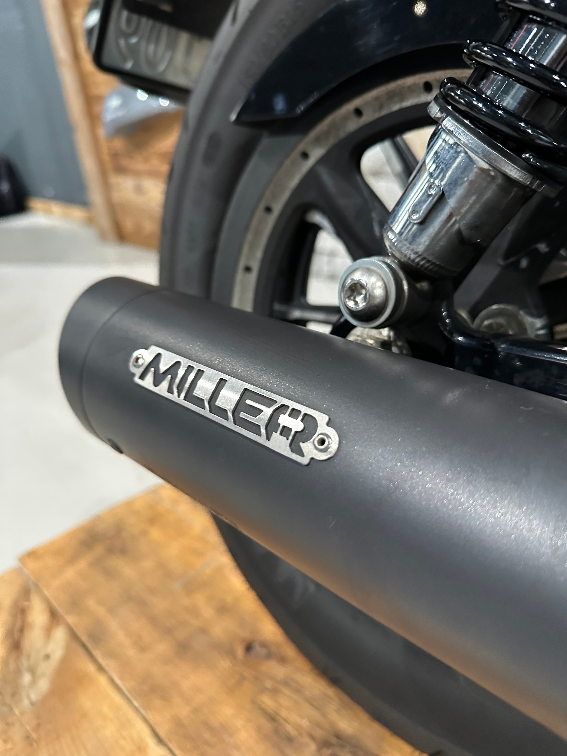 HARLEY-DAVIDSON XL 883 N Sportster Iron-image-4