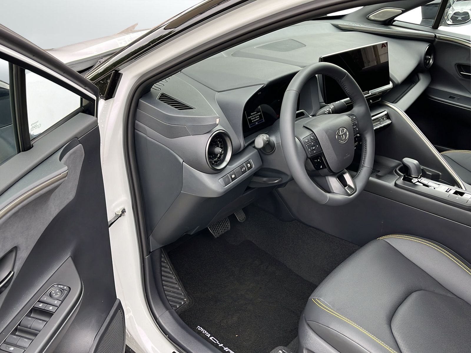 TOYOTA C-HR 2.0 HSD CVT Style Premiere 4WD-image-5