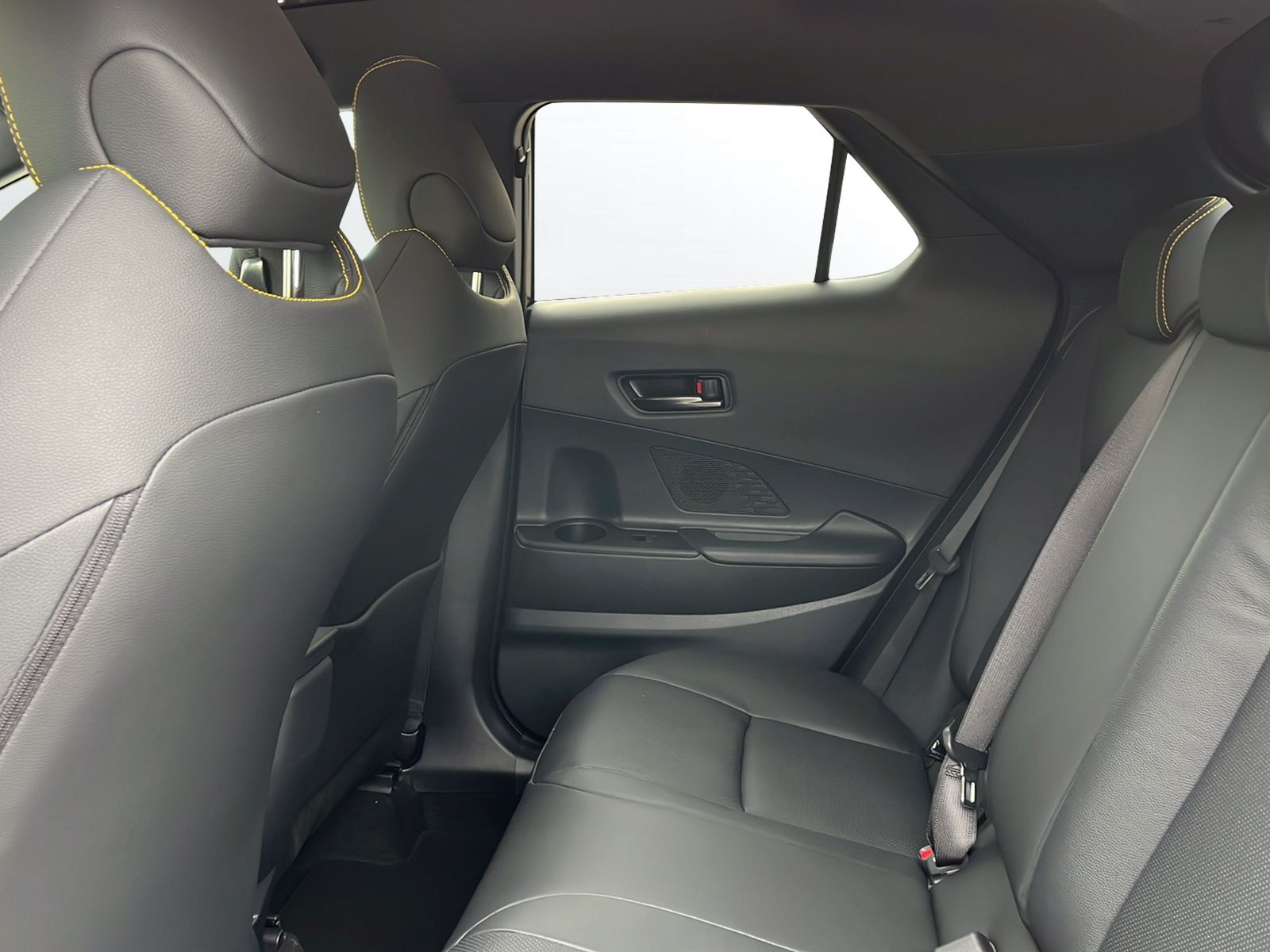 TOYOTA C-HR 2.0 HSD CVT Style Premiere 4WD-image-10