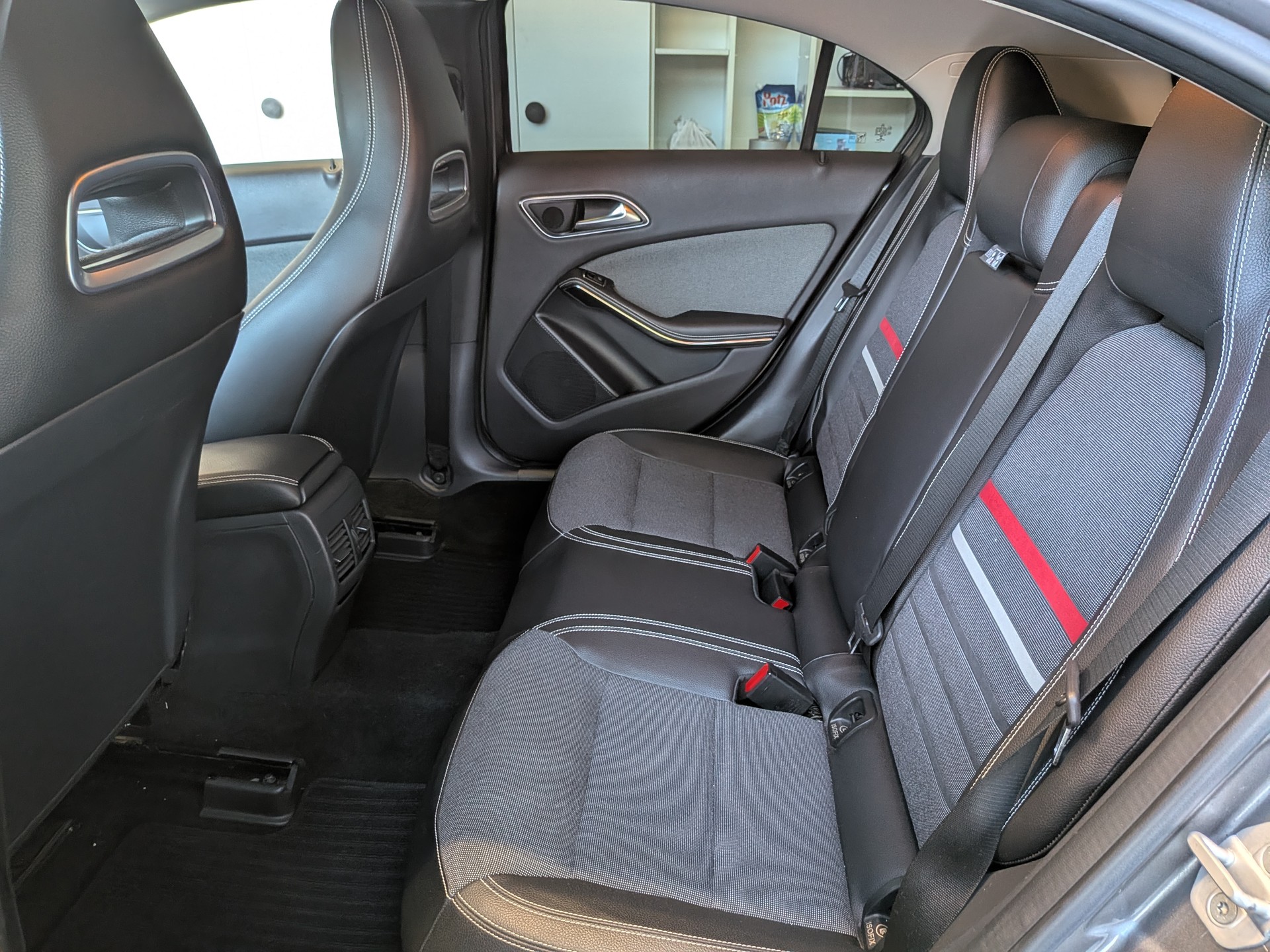 MERCEDES-BENZ A 180 Style 7G-DCT-image-13