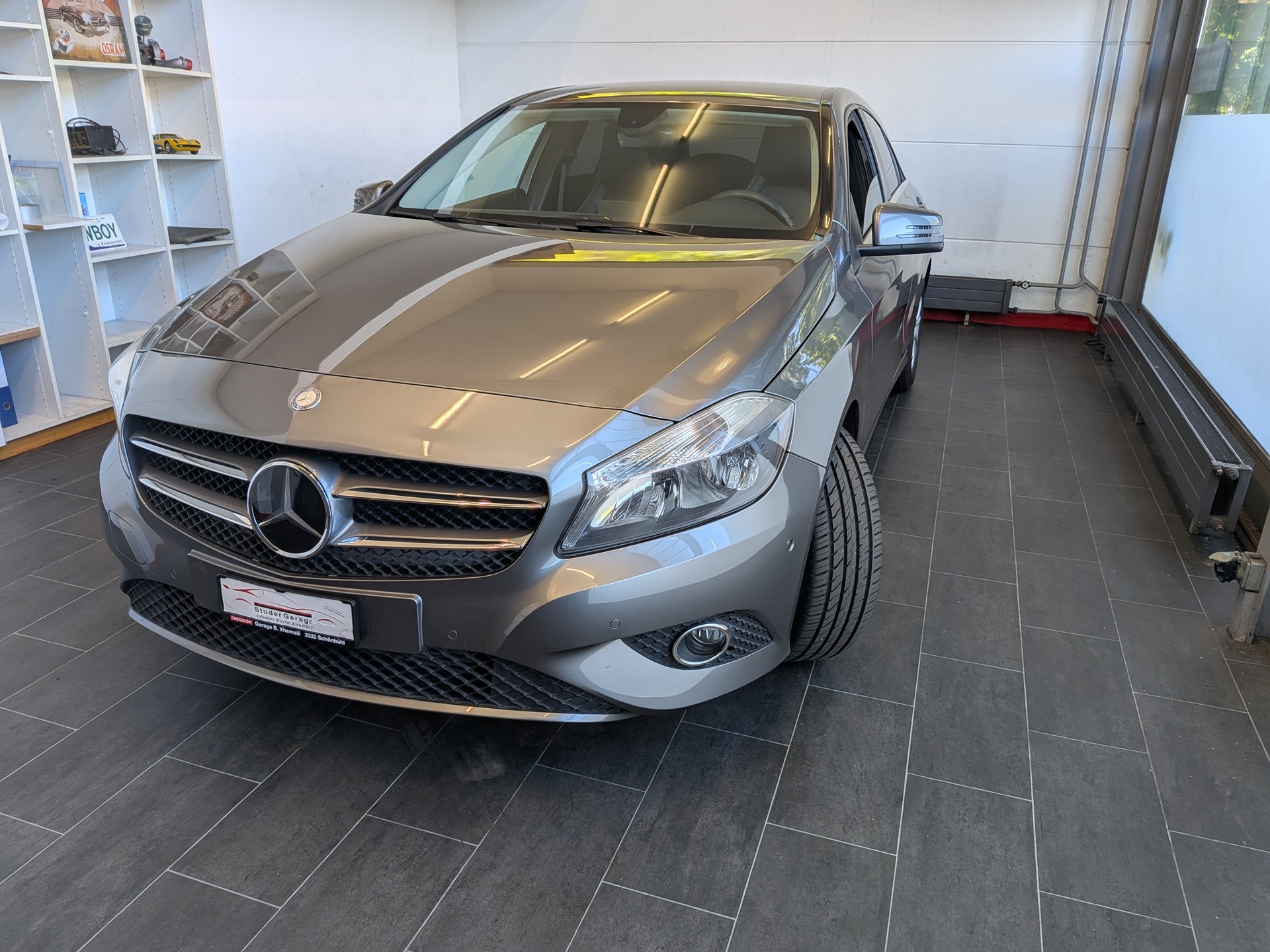 MERCEDES-BENZ A 180 Style 7G-DCT-image-3