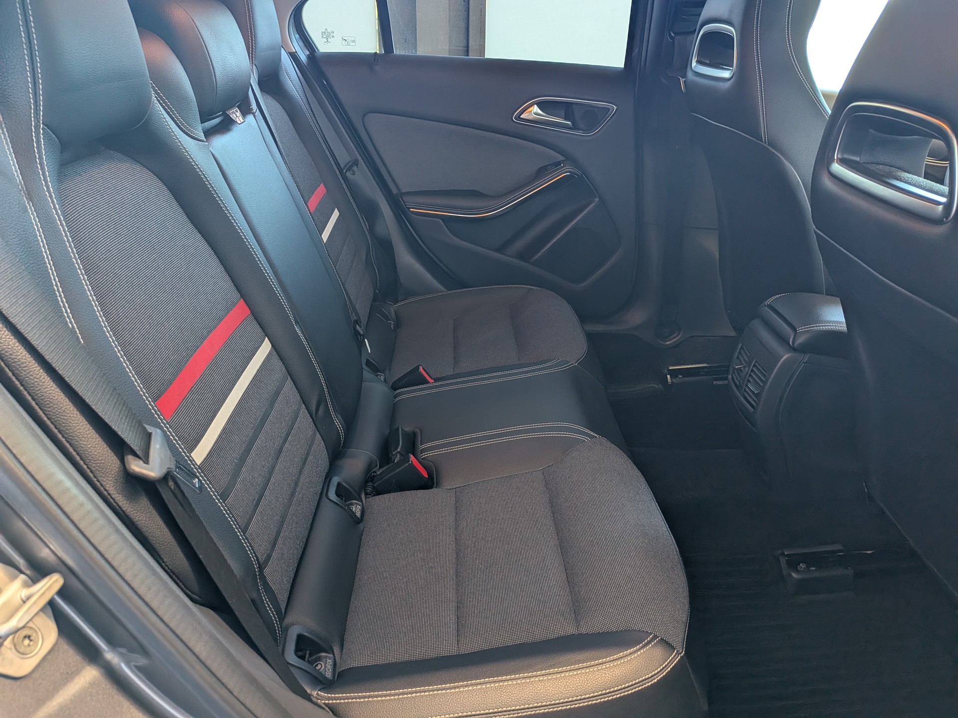 MERCEDES-BENZ A 180 Style 7G-DCT-image-14