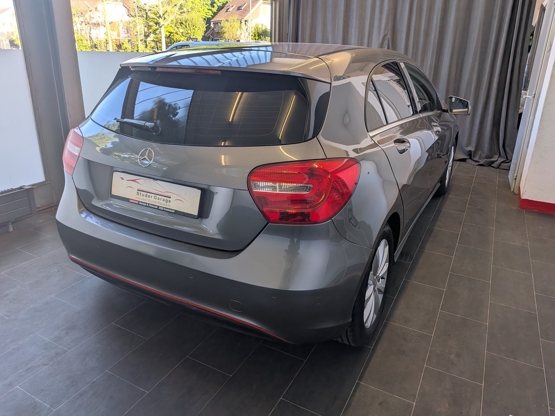 MERCEDES-BENZ A 180 Style 7G-DCT-image-5