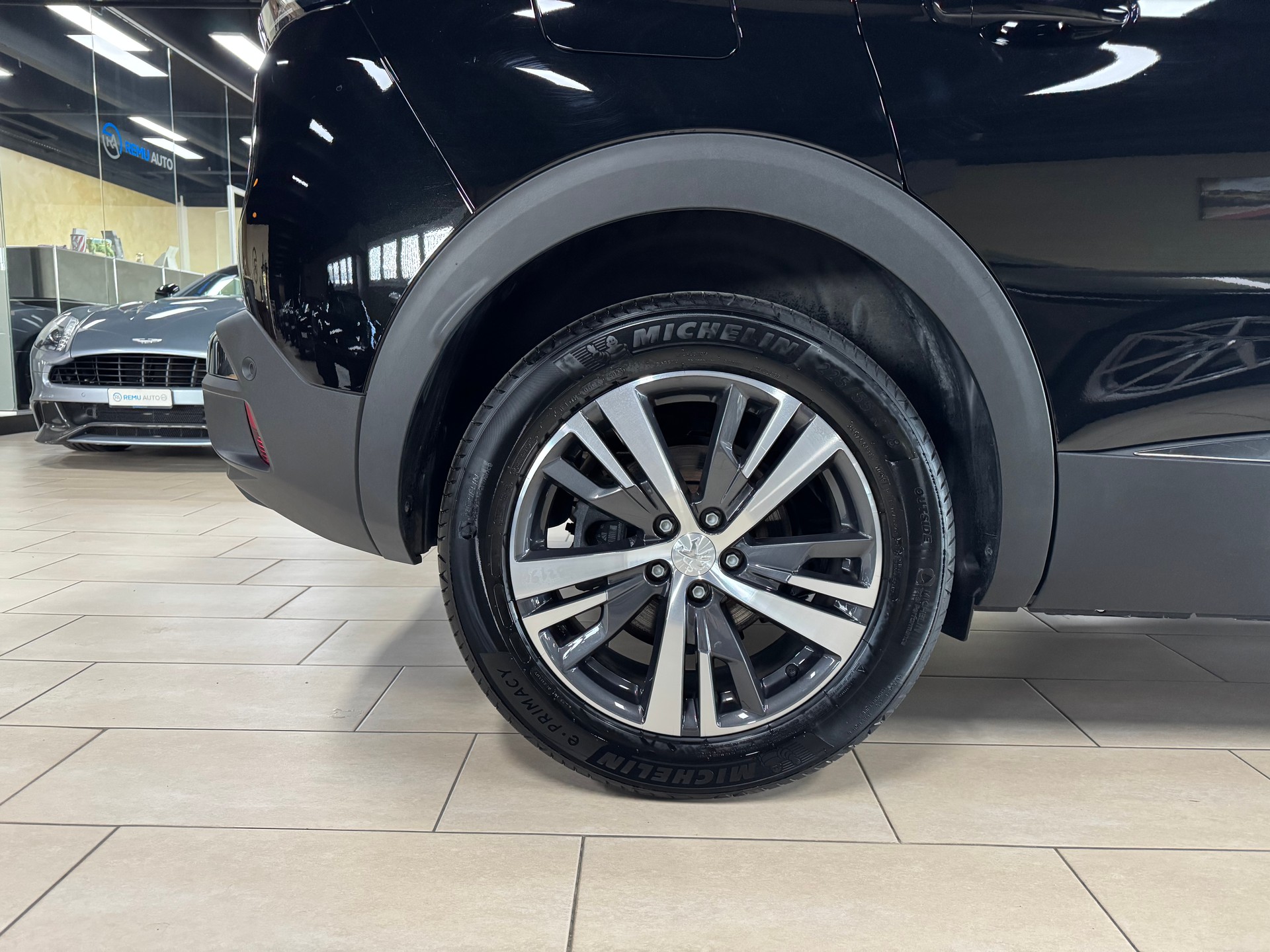 PEUGEOT 3008 1.2 PureTech Allure Pack EAT8-image-7